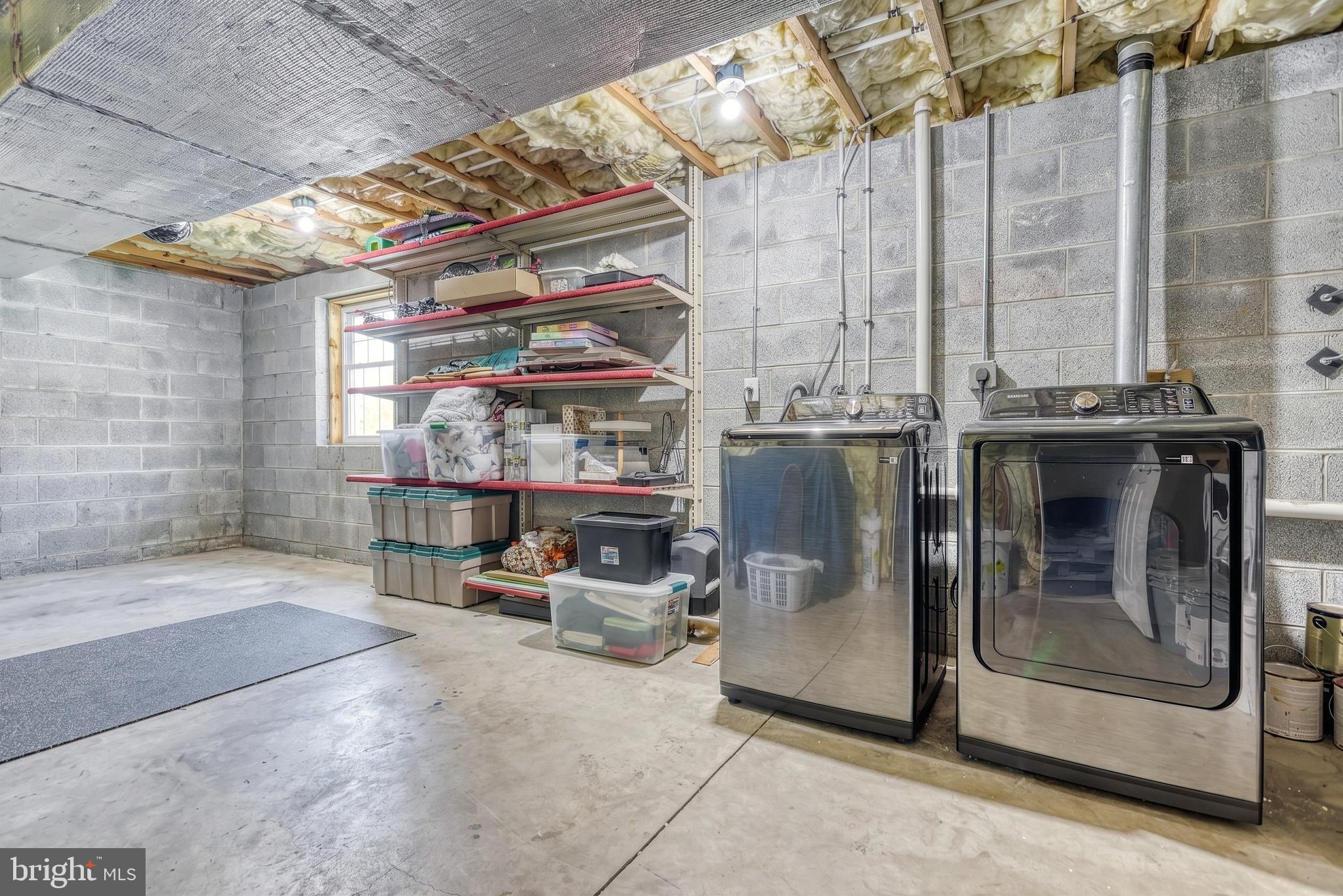 ASHCOMBE FARMS WEST - Residential