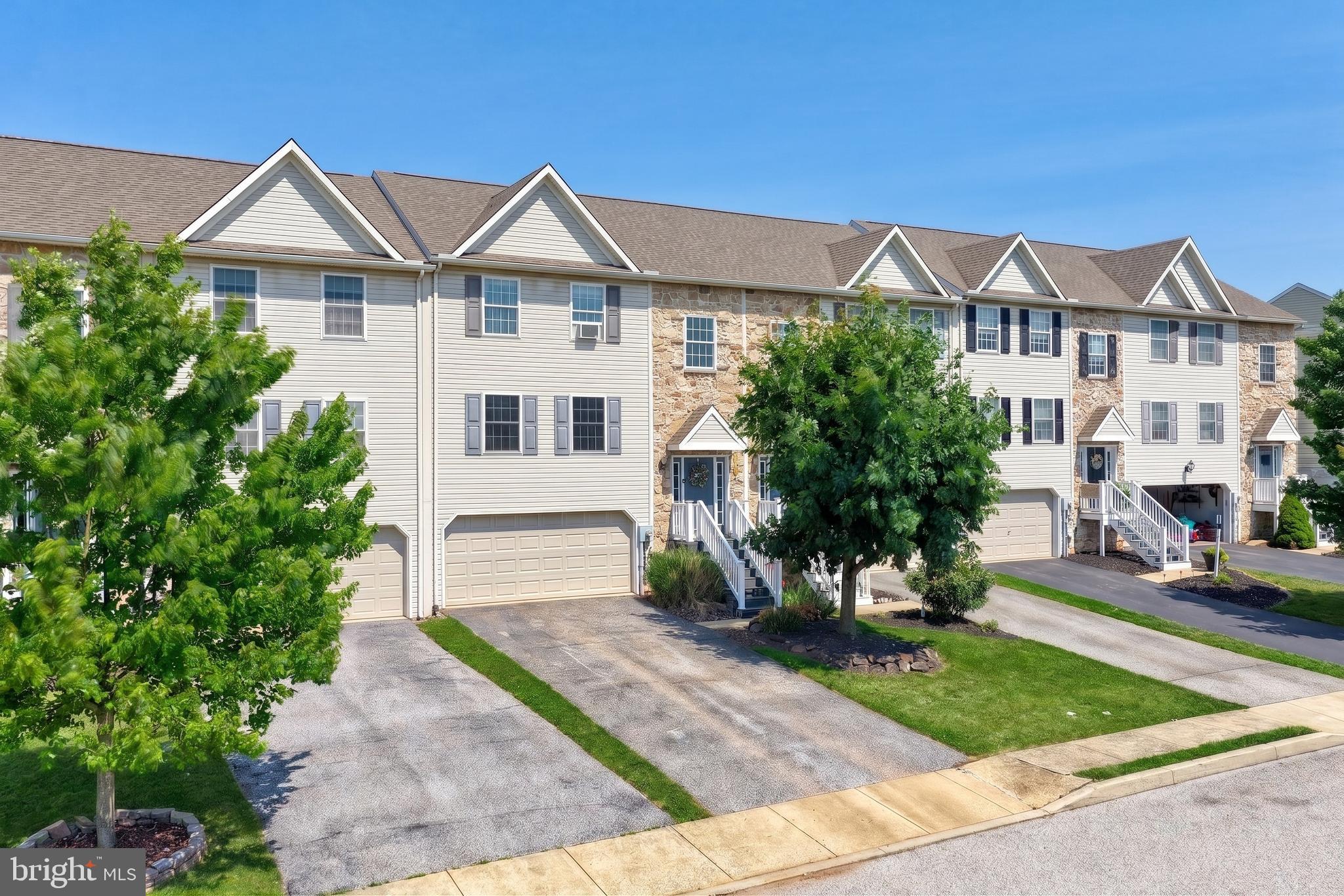 ASHCOMBE FARMS WEST - Residential