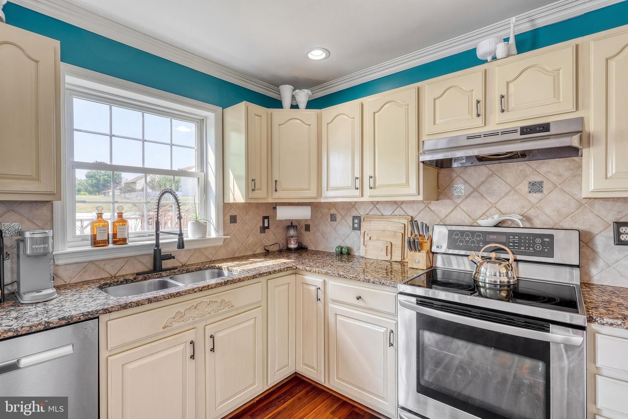 ASHCOMBE FARMS WEST - Residential