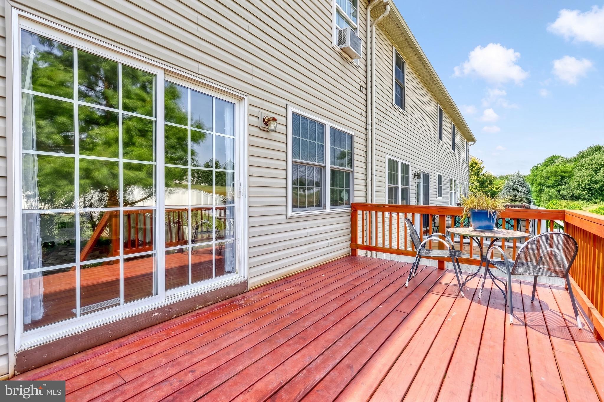 ASHCOMBE FARMS WEST - Residential