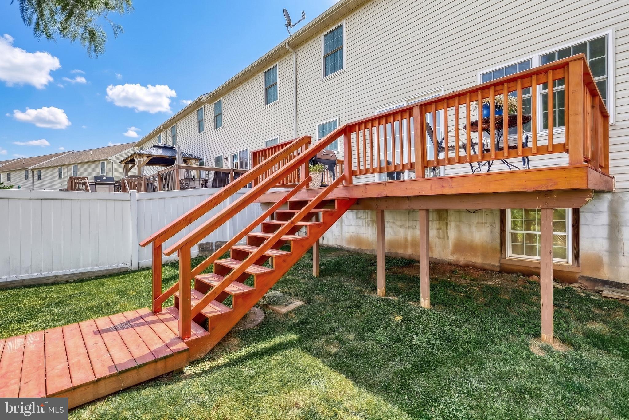 ASHCOMBE FARMS WEST - Residential
