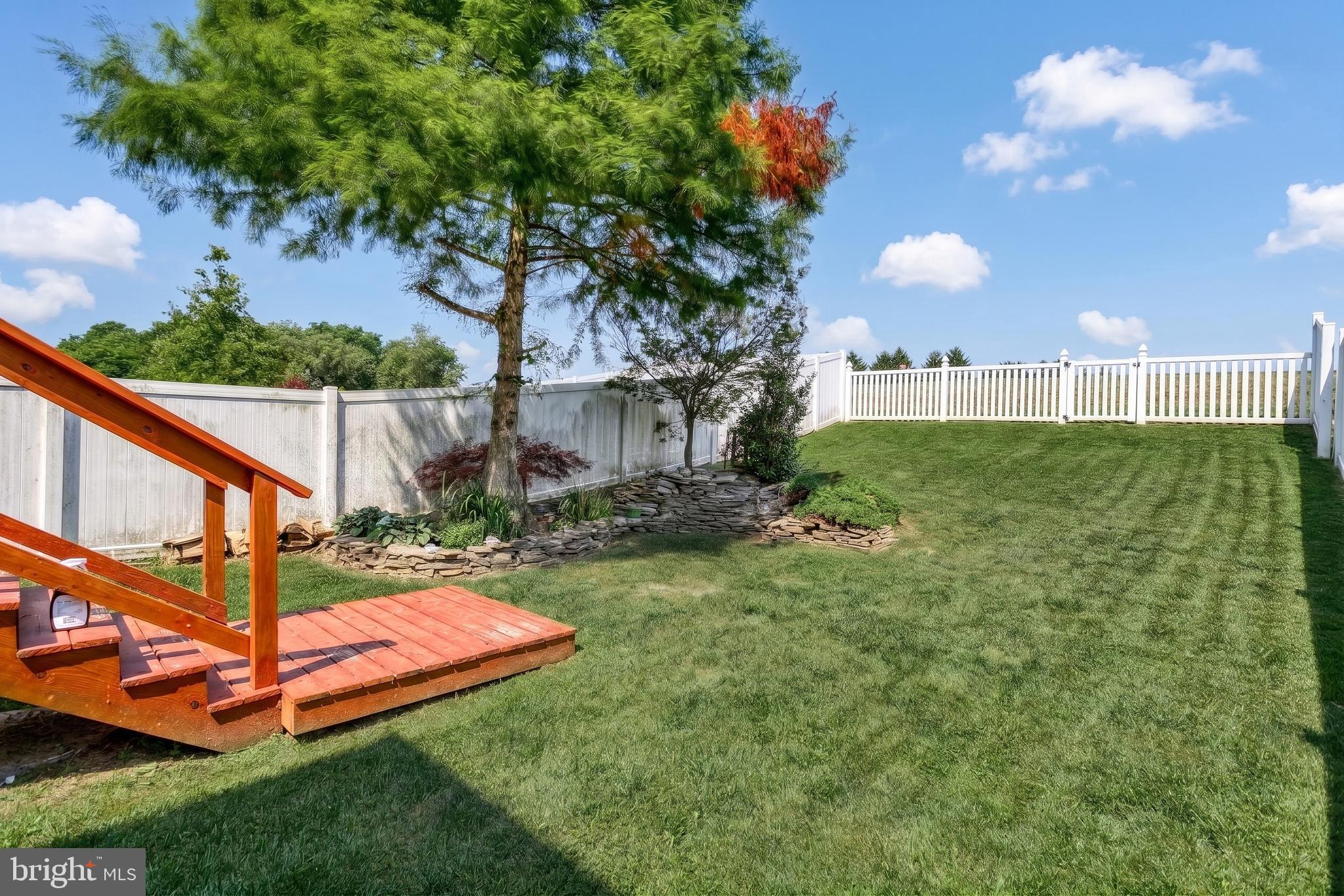 ASHCOMBE FARMS WEST - Residential