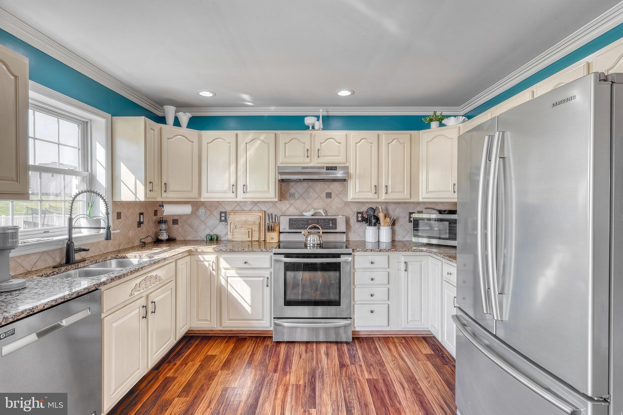 ASHCOMBE FARMS WEST - Residential