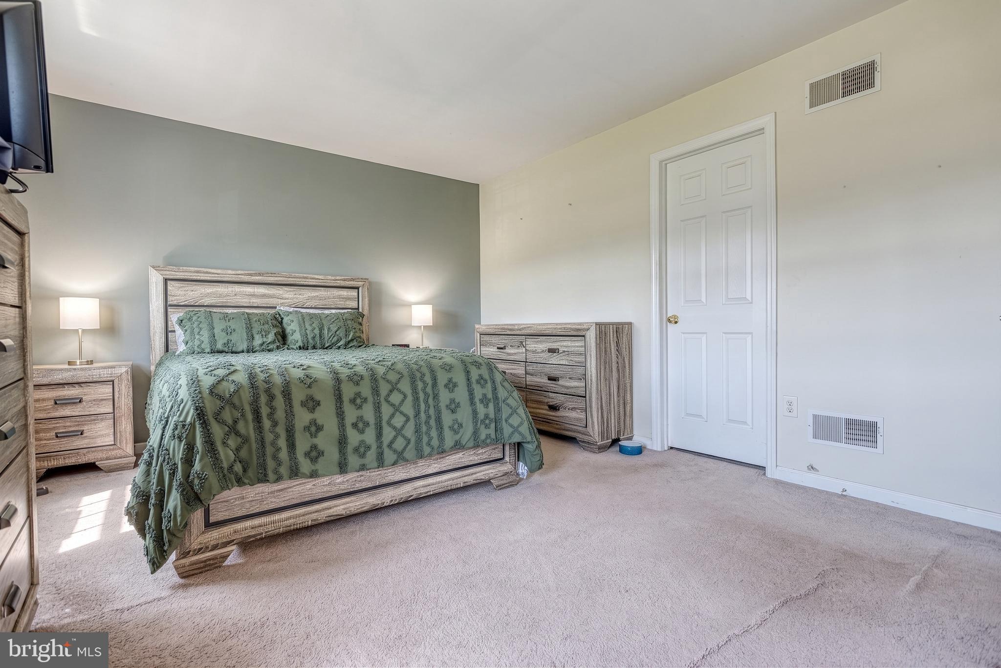 ASHCOMBE FARMS WEST - Residential