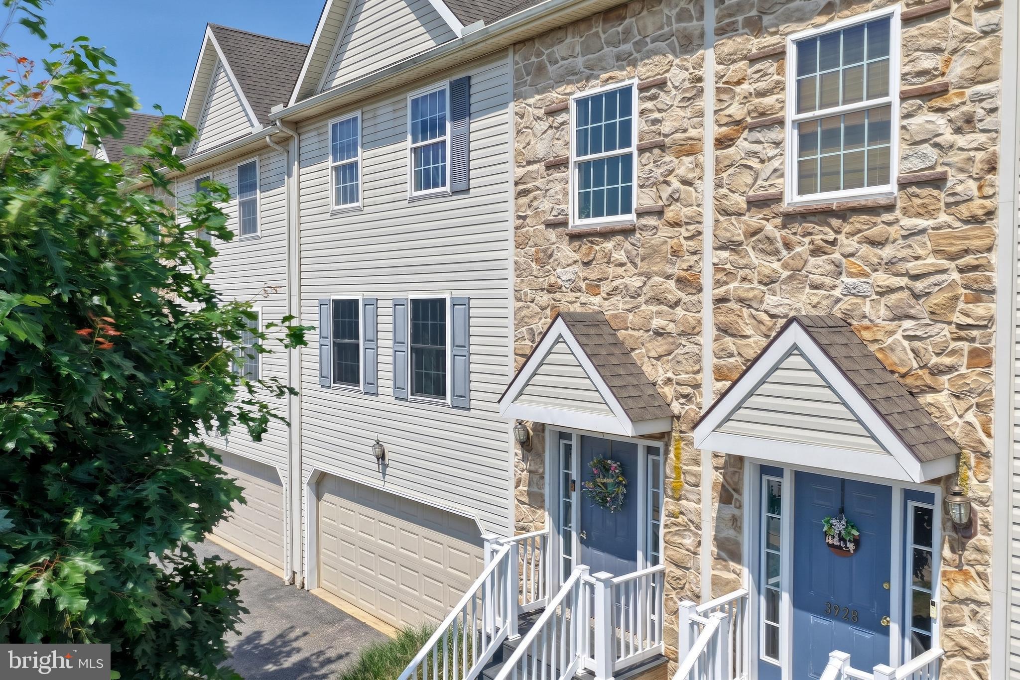 ASHCOMBE FARMS WEST - Residential