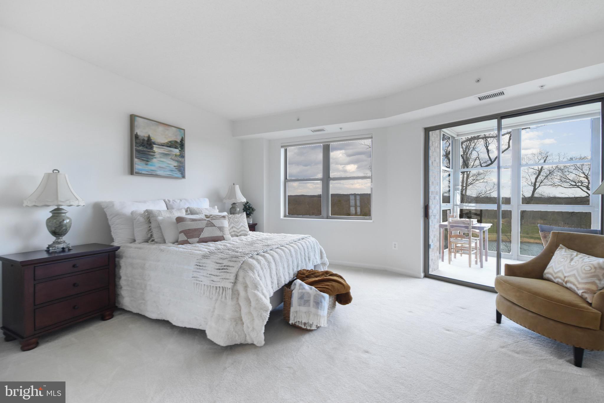 LANSDOWNE WOODS - Residential