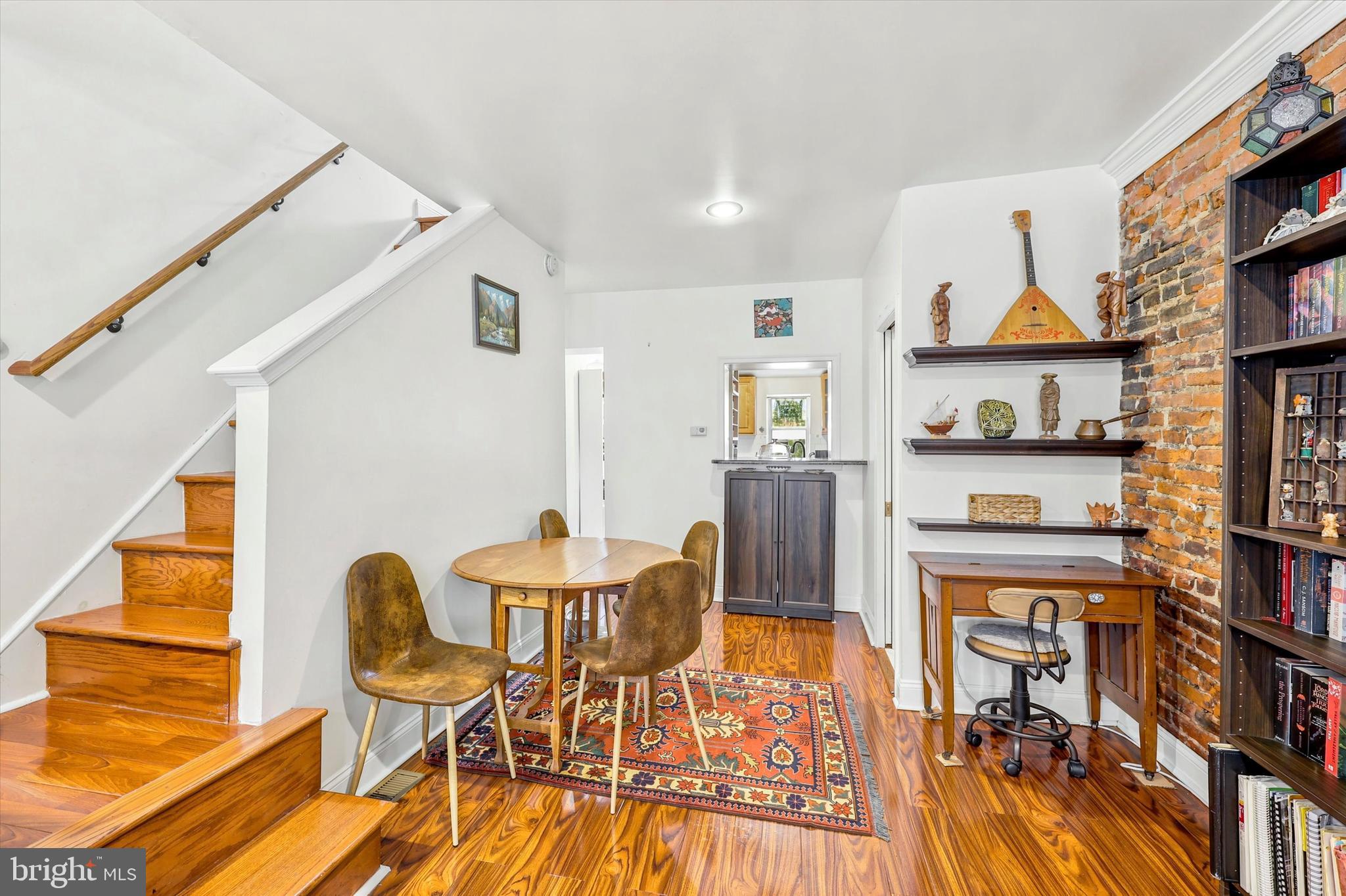 DICKINSON NARROWS - Residential