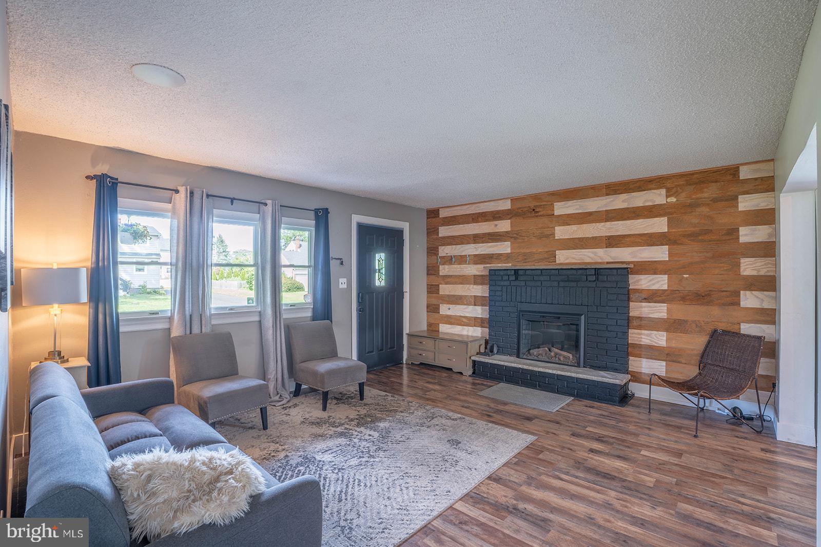 FAIROAKS - Residential