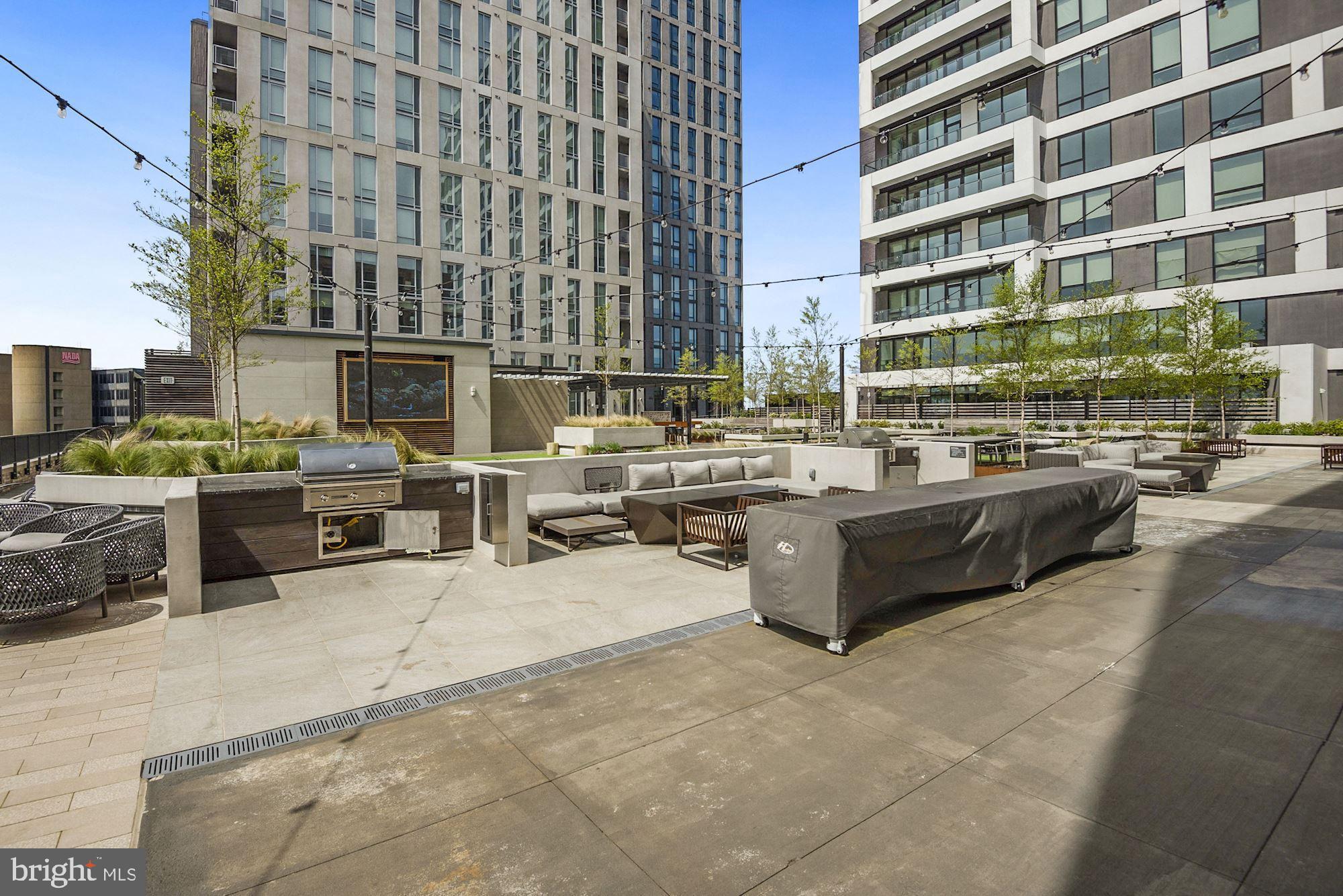 THE BORO TYSONS - Residential