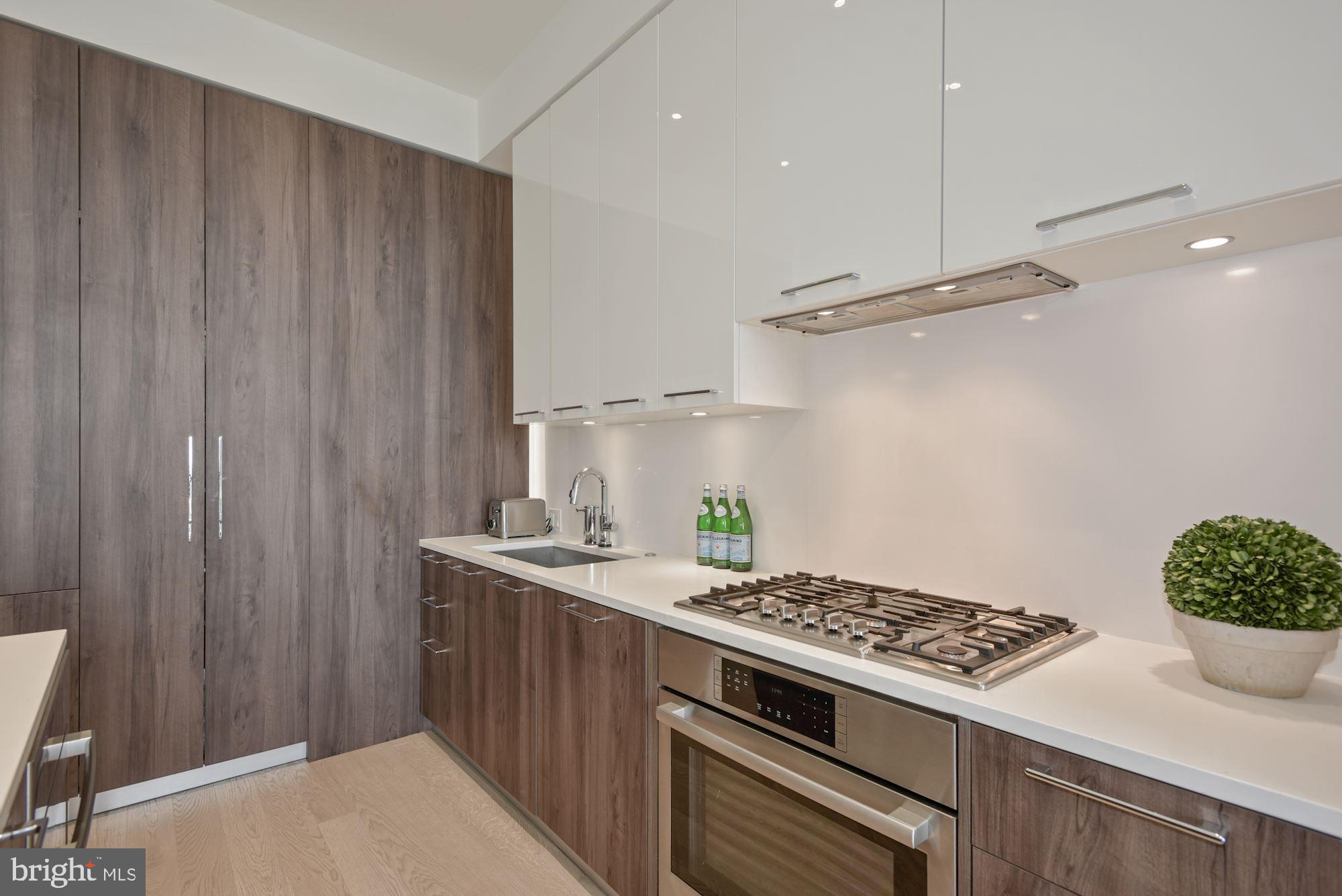 THE BORO TYSONS - Residential