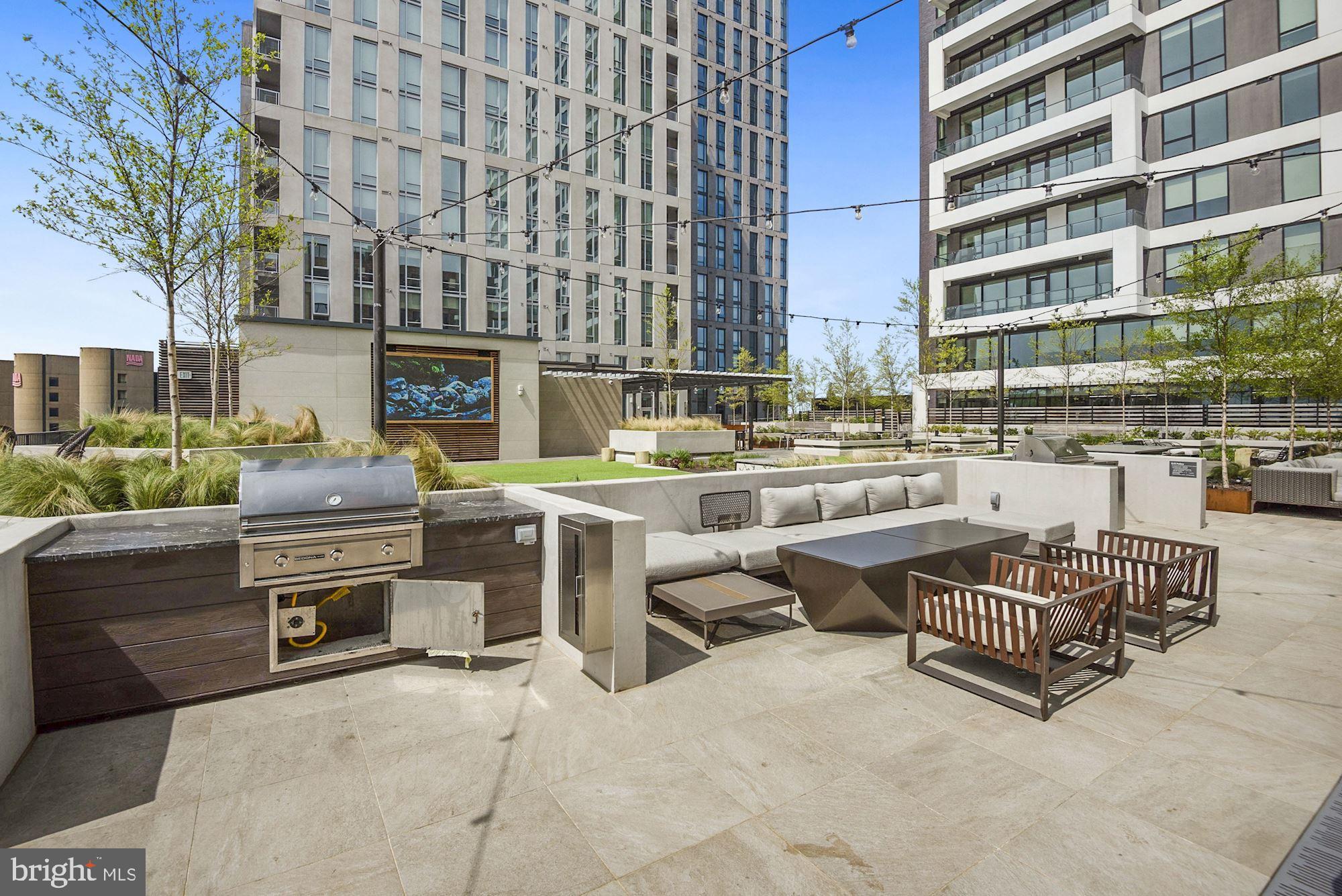 THE BORO TYSONS - Residential