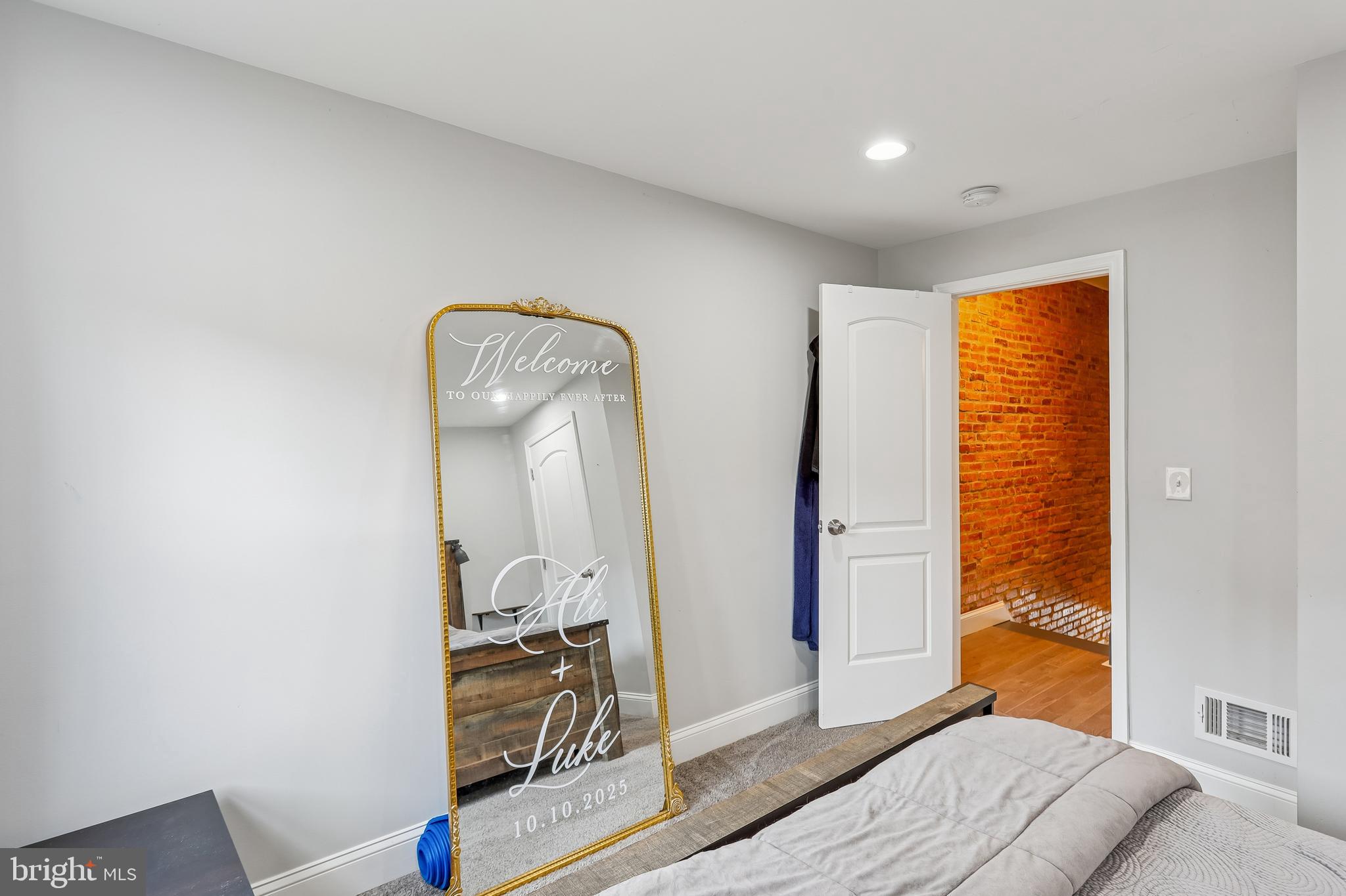 GREEKTOWN - Residential