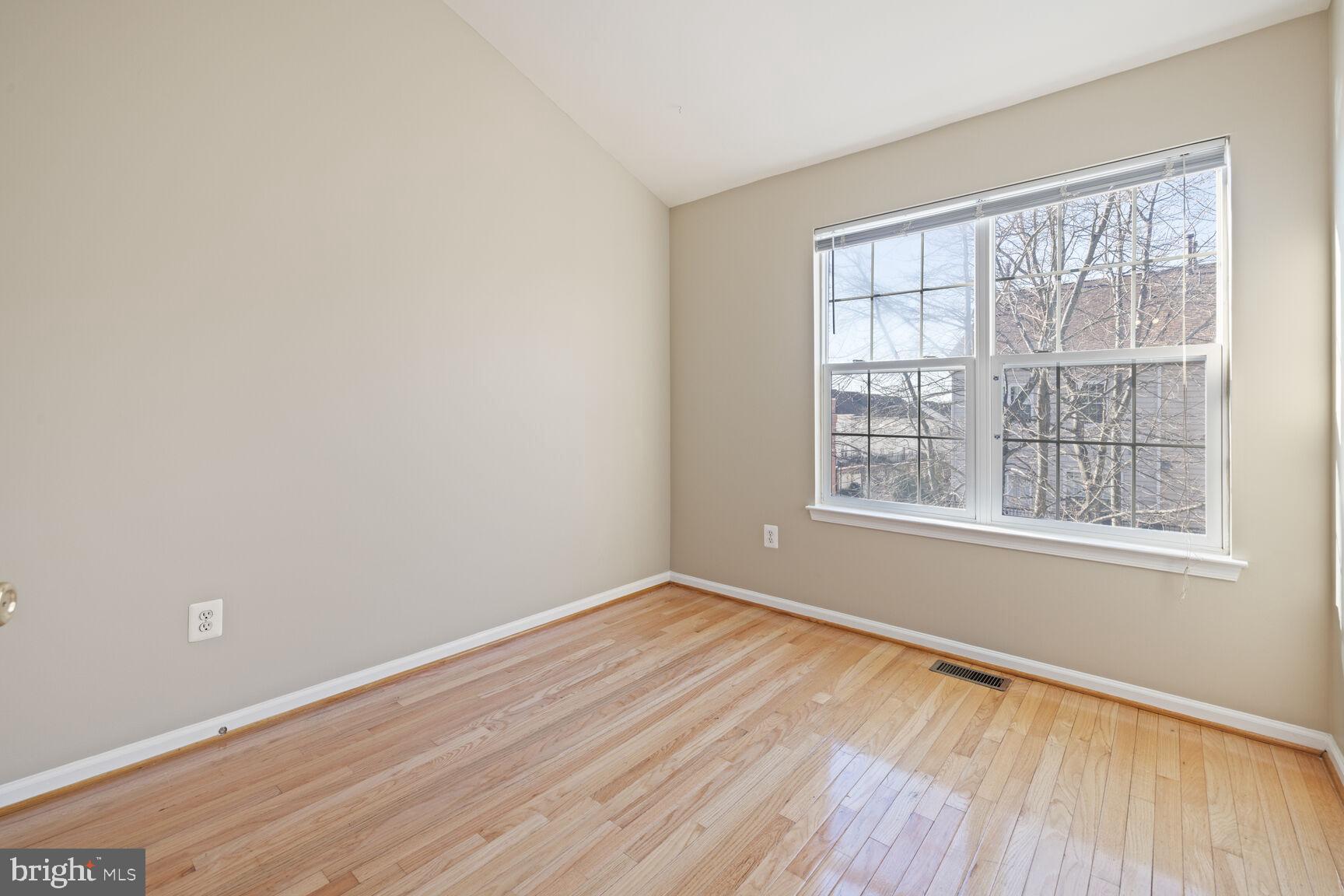 WASHINGTONIAN CENTER - Residential Lease