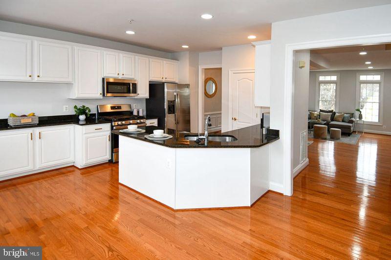 COUNTRY CREEK - Residential