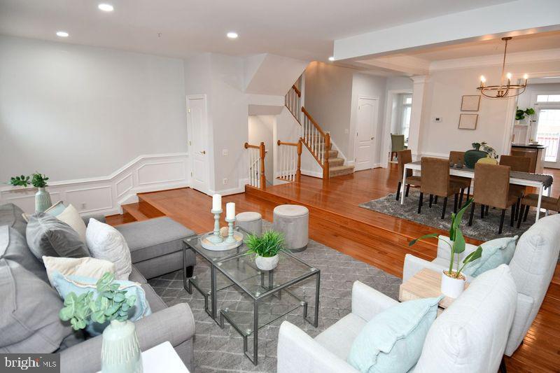 COUNTRY CREEK - Residential