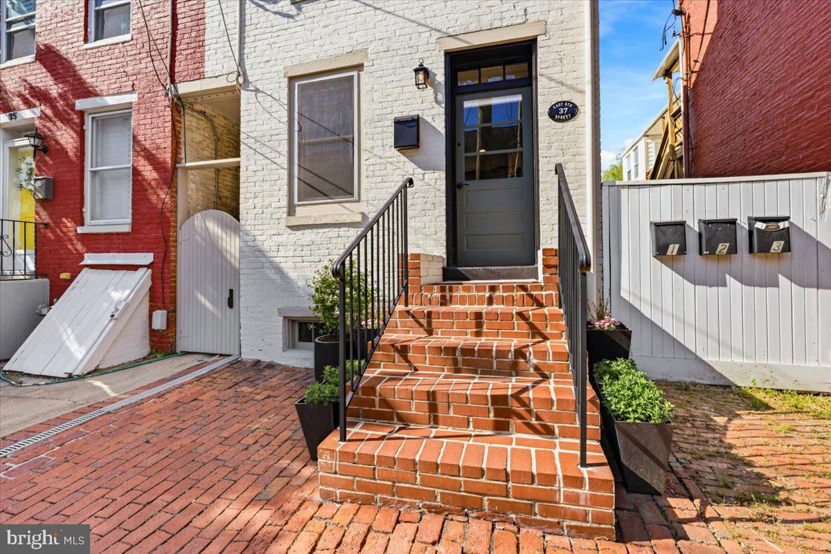 DOWNTOWN FREDERICK - Residential