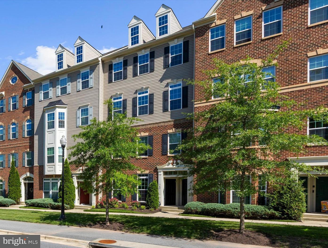 TOWN CENTER COMMONS - Residential