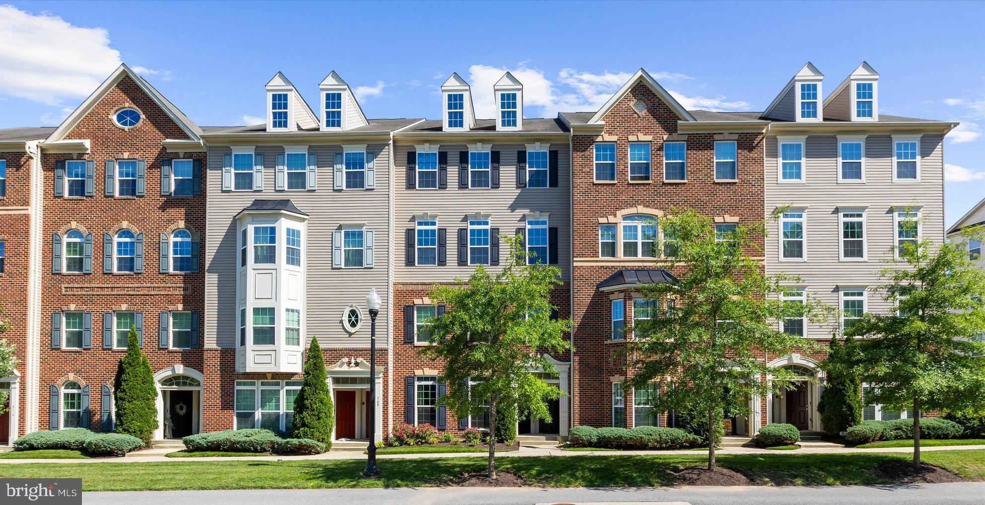 TOWN CENTER COMMONS - Residential