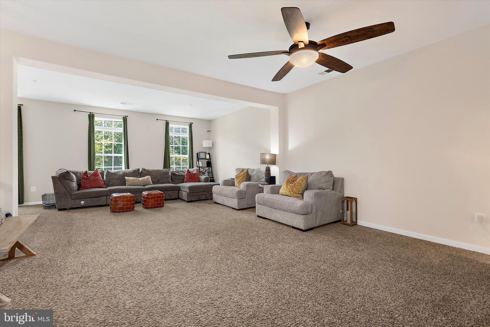 TOWN CENTER COMMONS - Residential