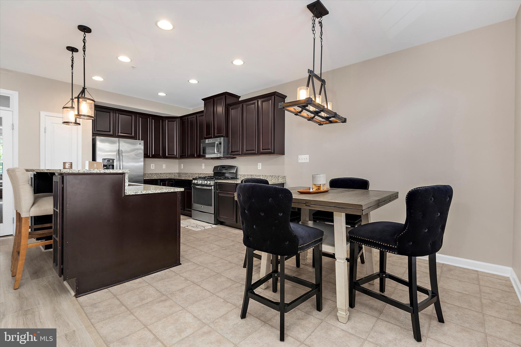 TOWN CENTER COMMONS - Residential