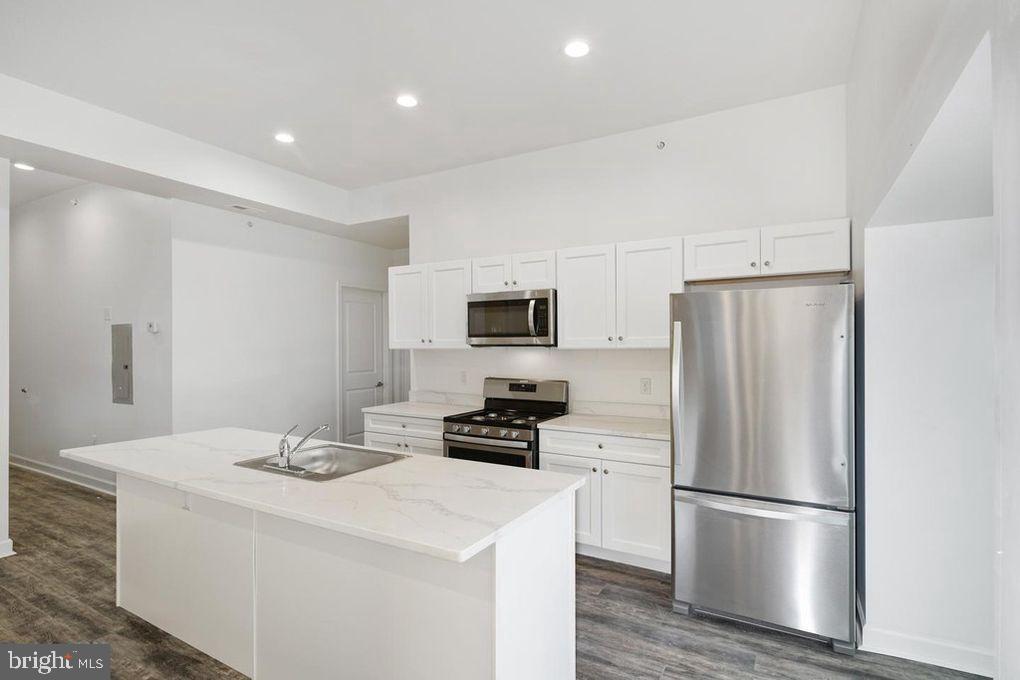 NORTHERN LIBERTIES - Commercial Sale