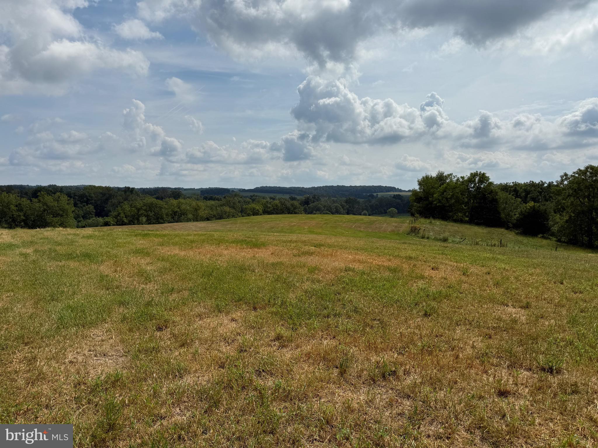 UNIONTOWN - Land