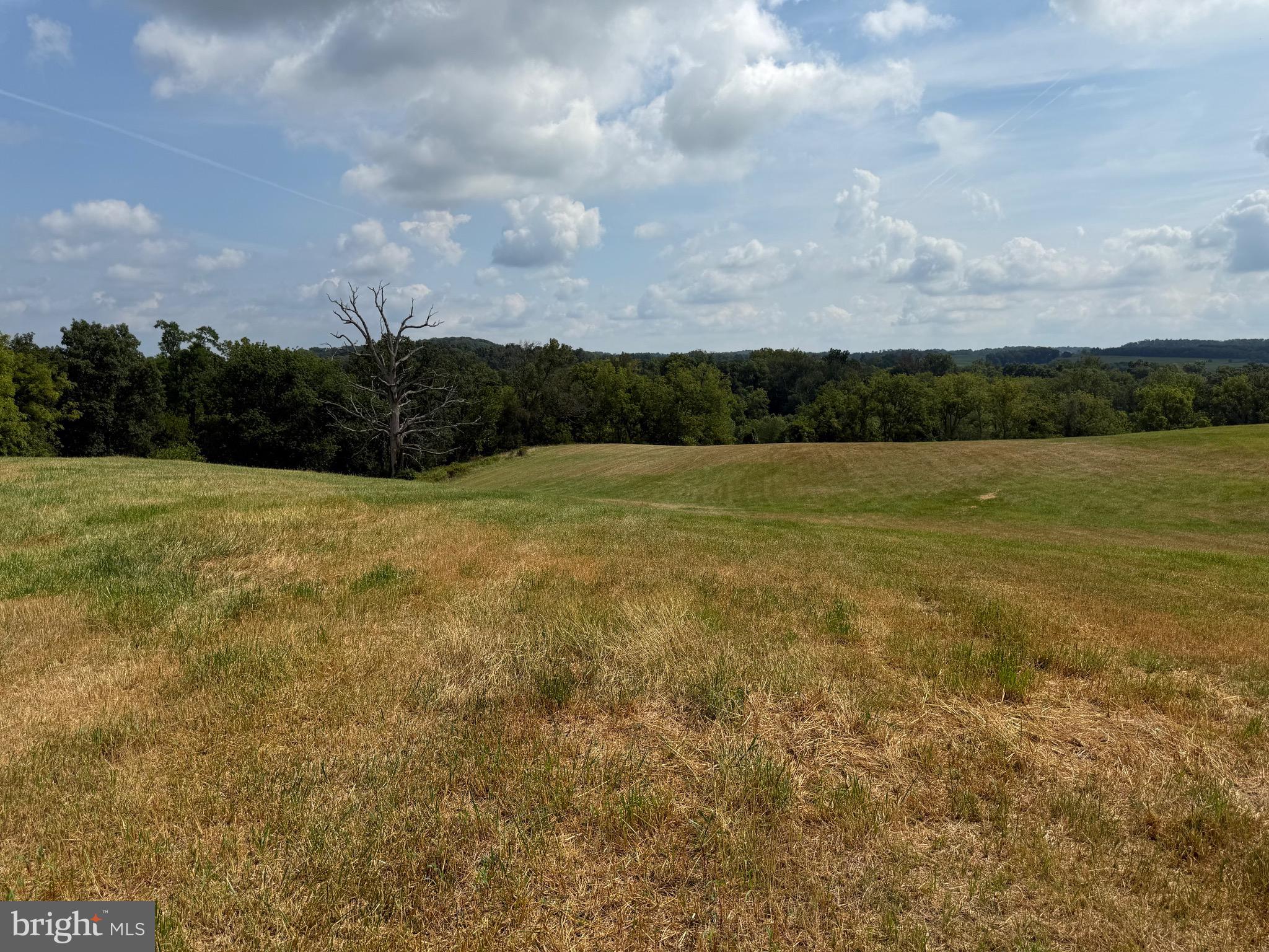 UNIONTOWN - Land