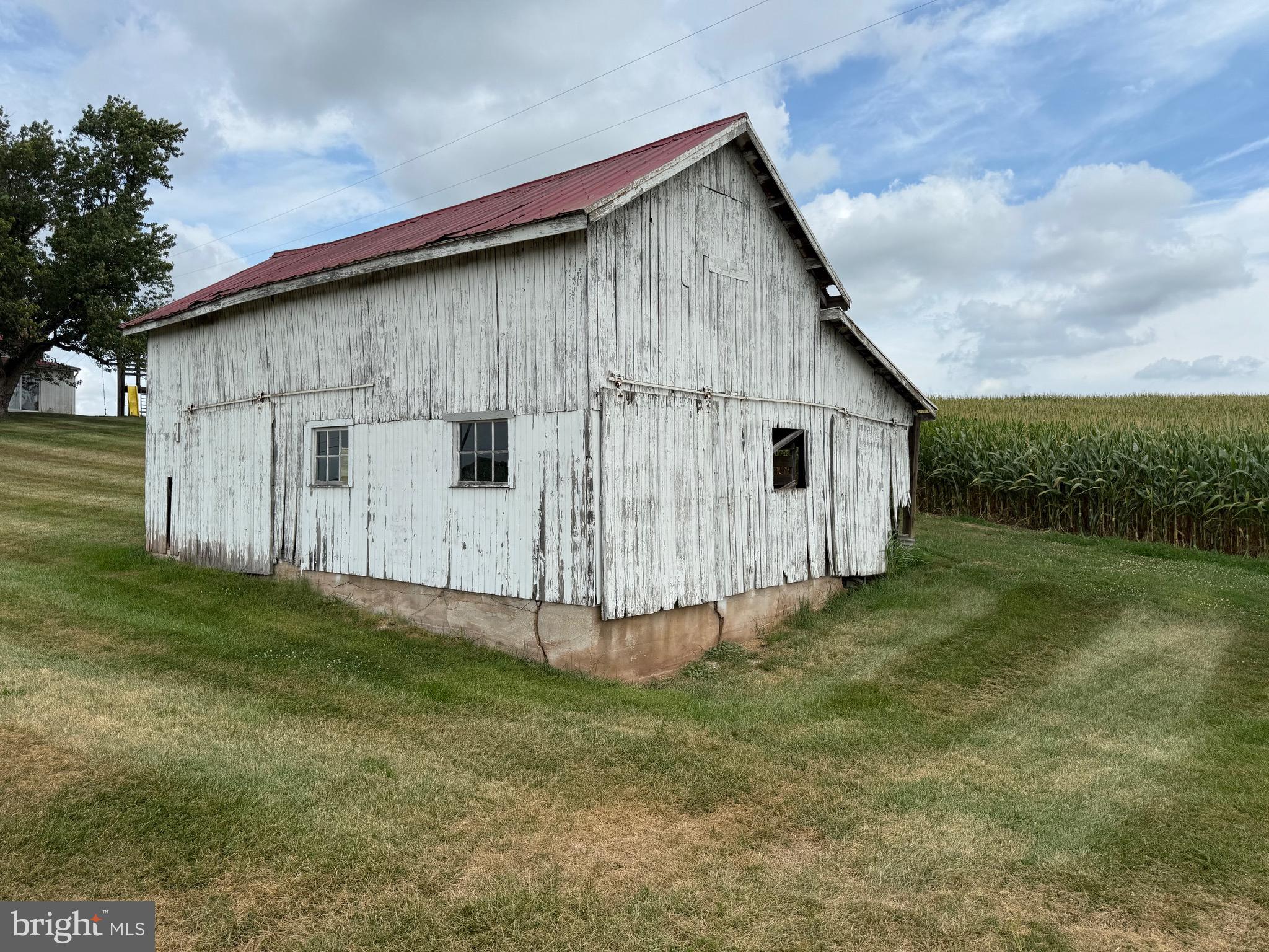 UNIONTOWN - Land