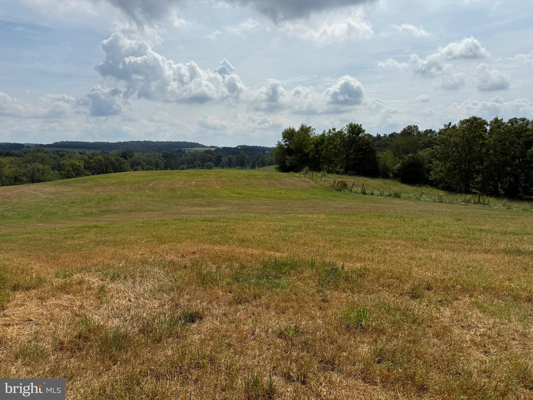 UNIONTOWN - Land