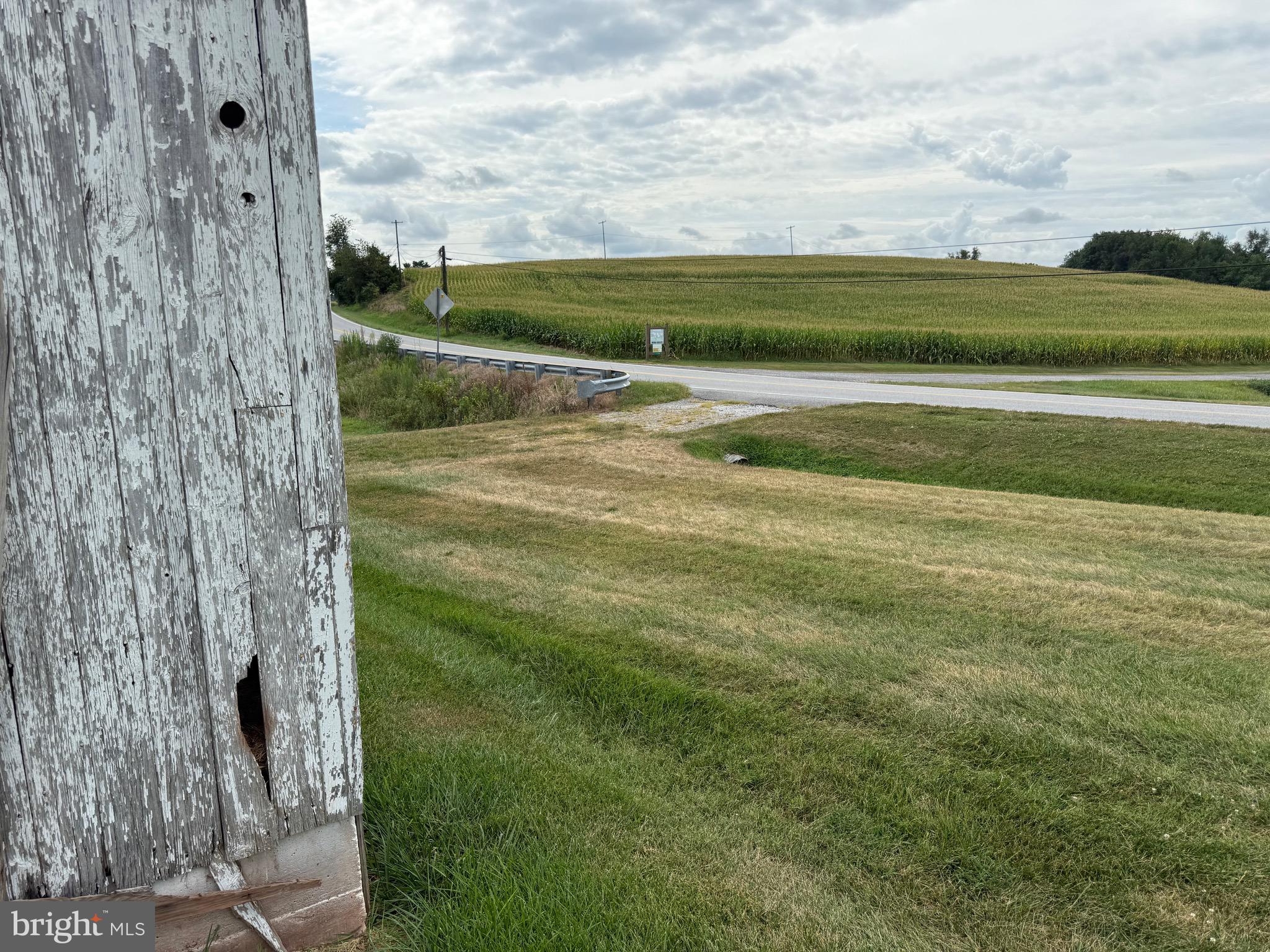 UNIONTOWN - Land