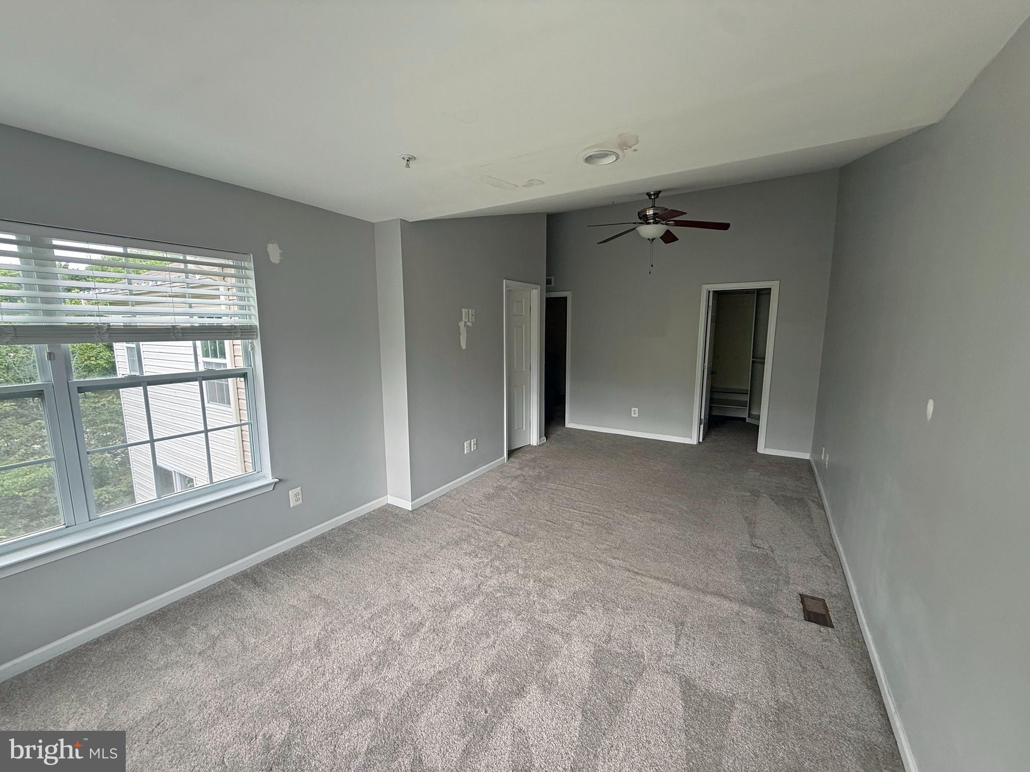 HOLLY WOODS - Residential