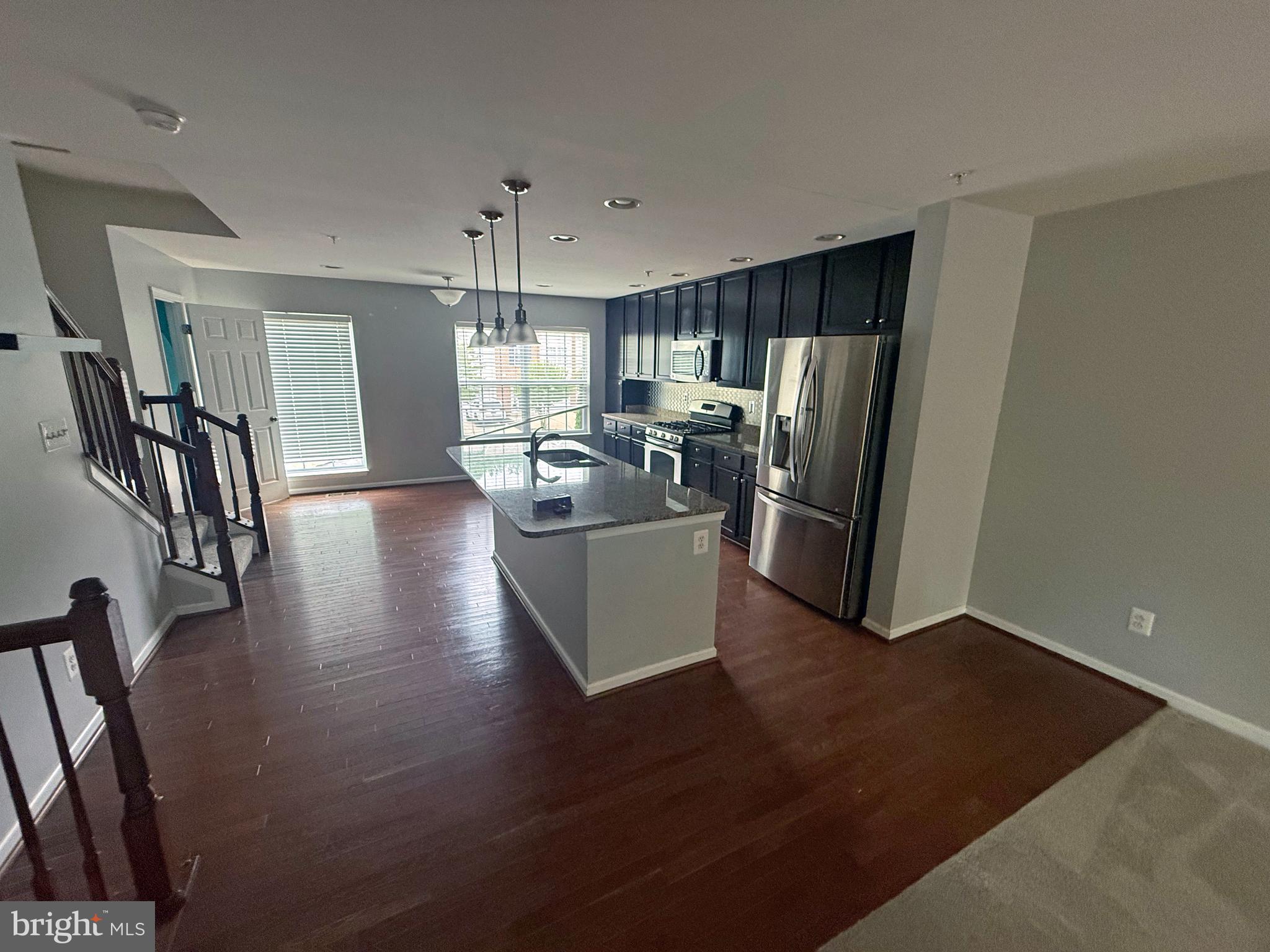 HOLLY WOODS - Residential