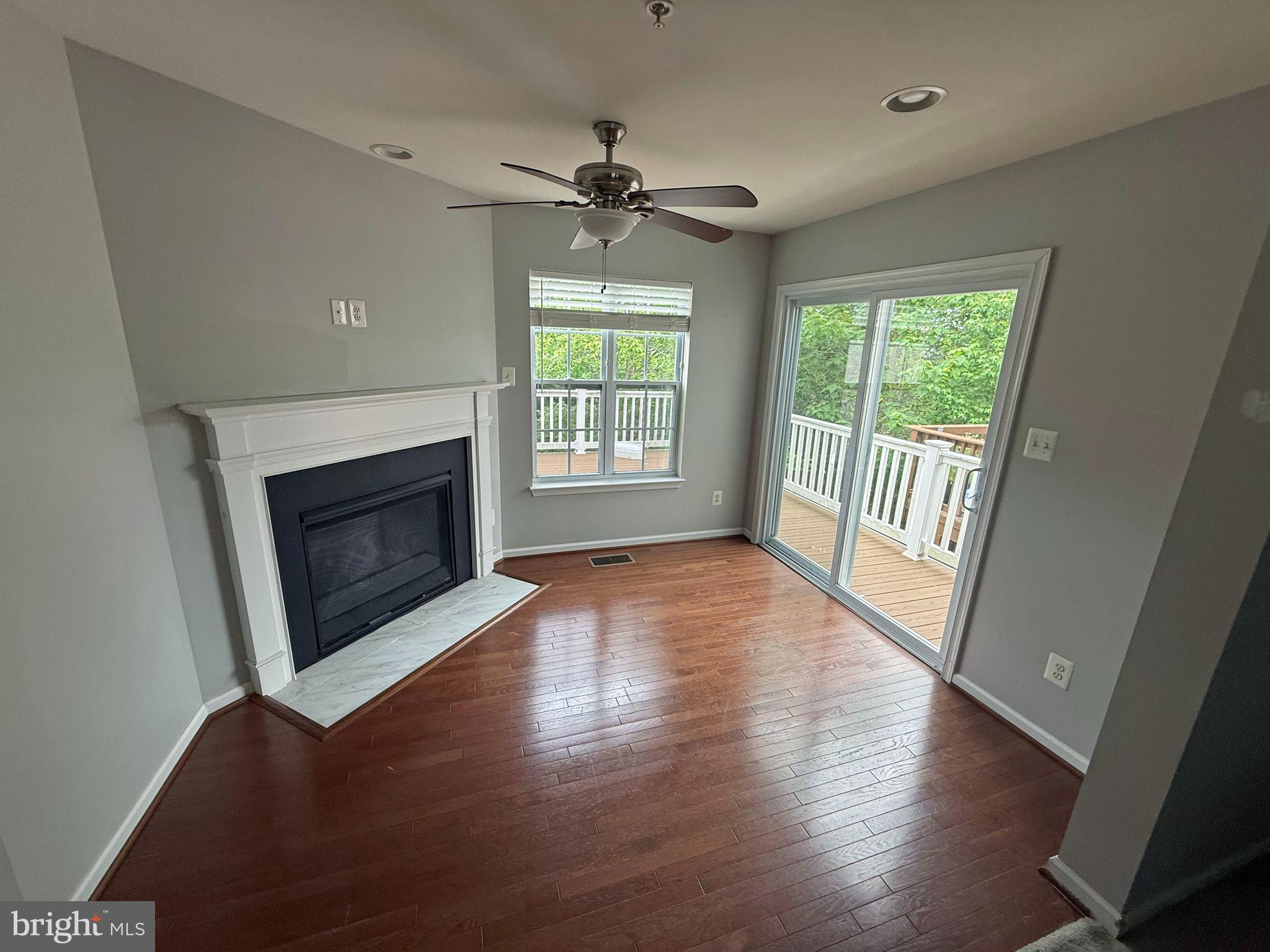 HOLLY WOODS - Residential