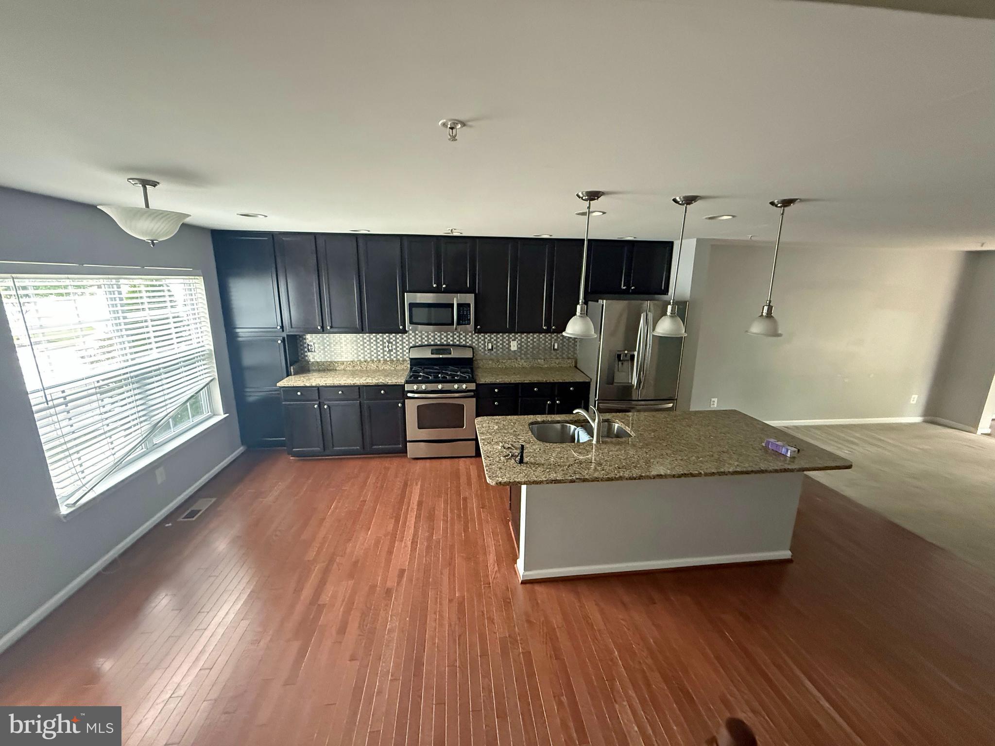HOLLY WOODS - Residential