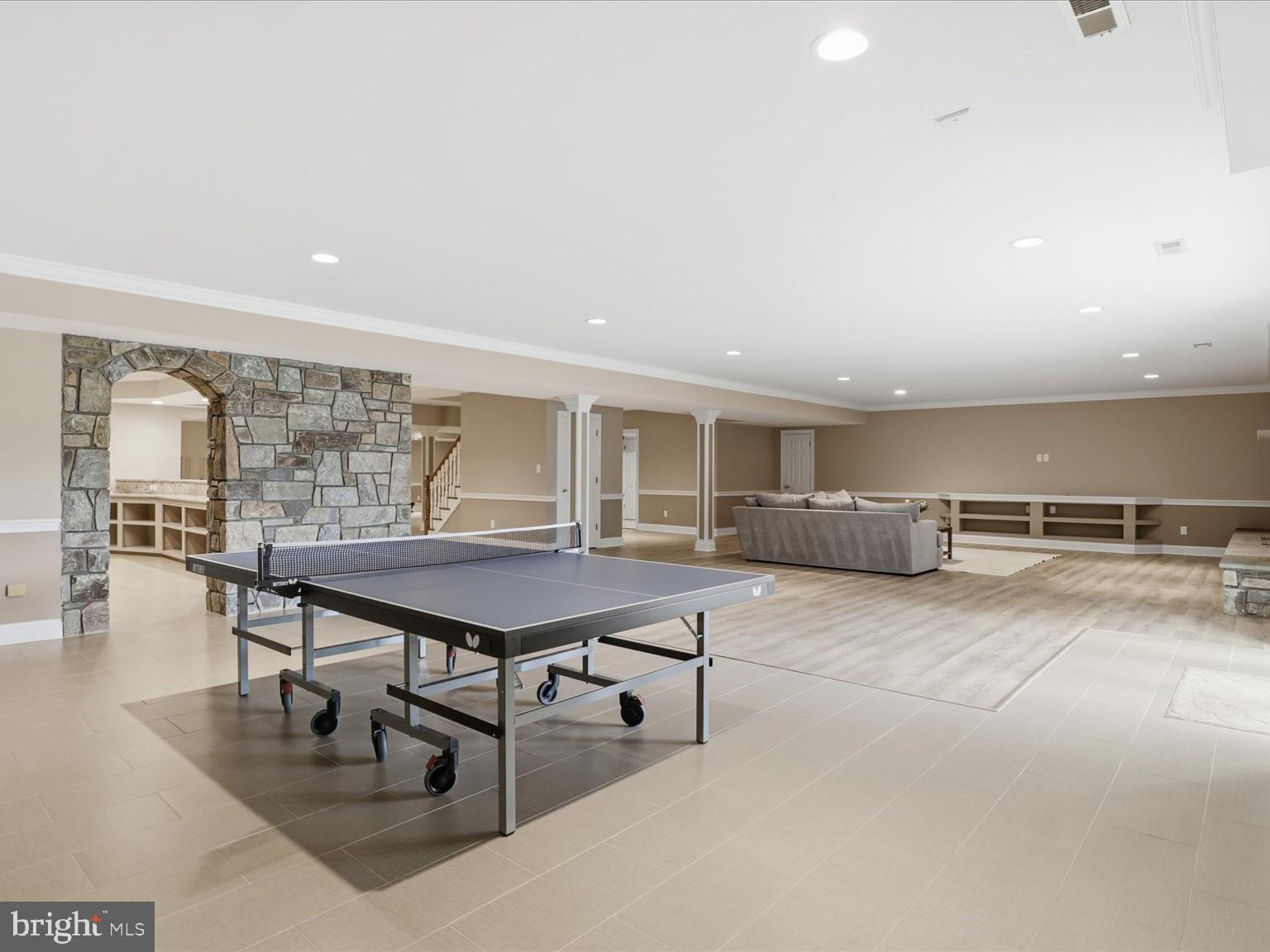 POTOMAC MANOR - Residential