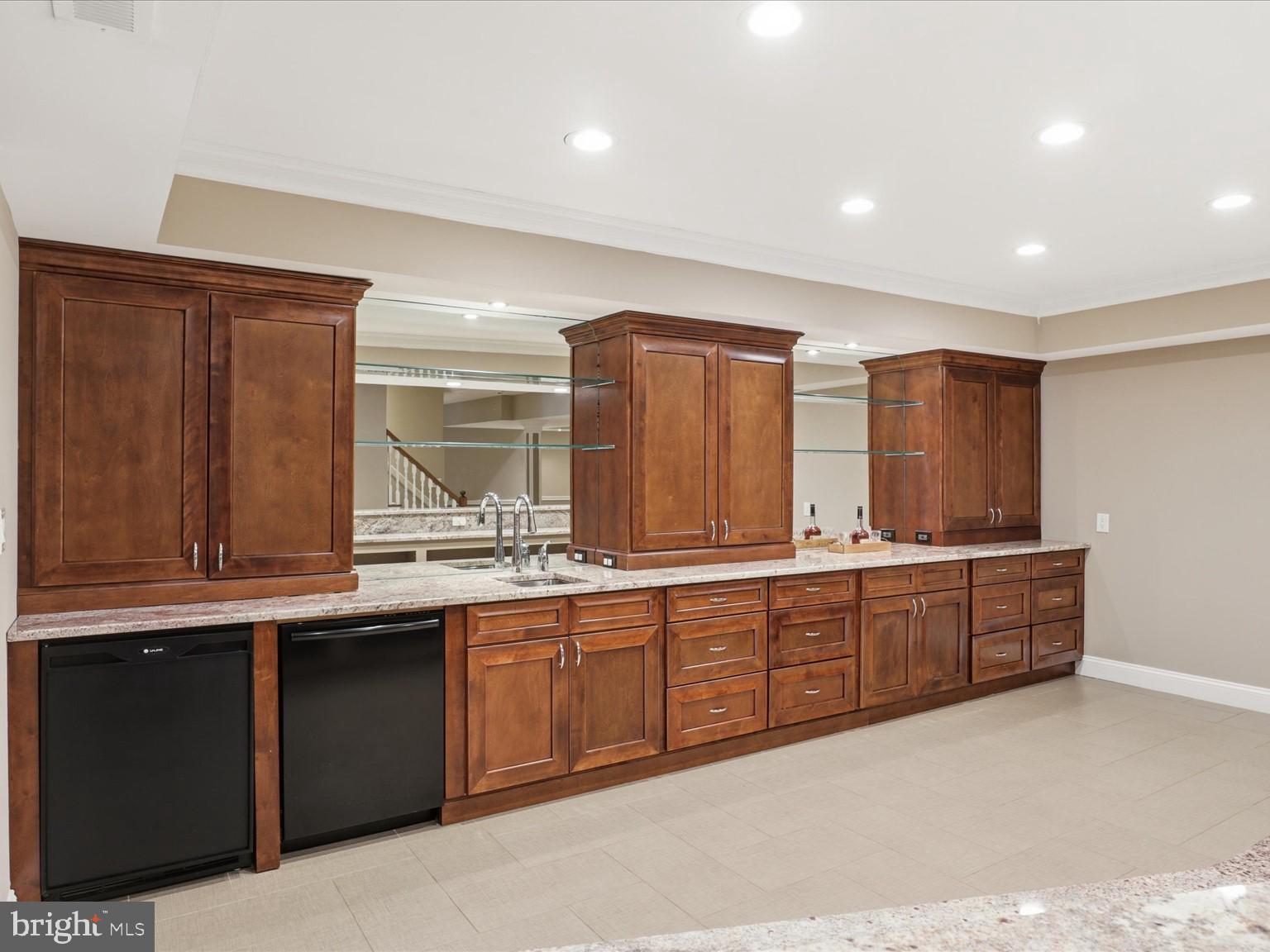POTOMAC MANOR - Residential