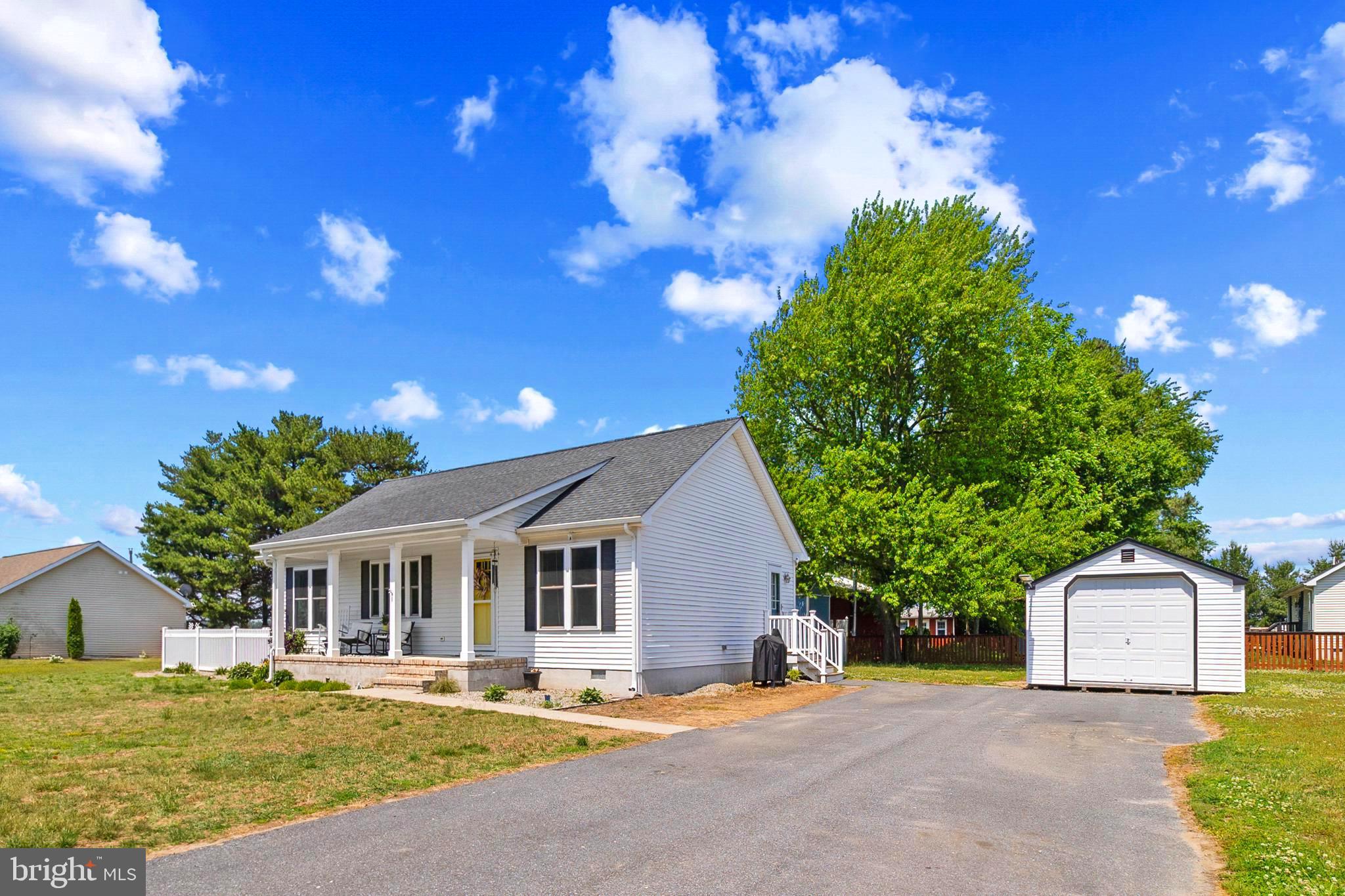 VILLAGE GREEN - Residential