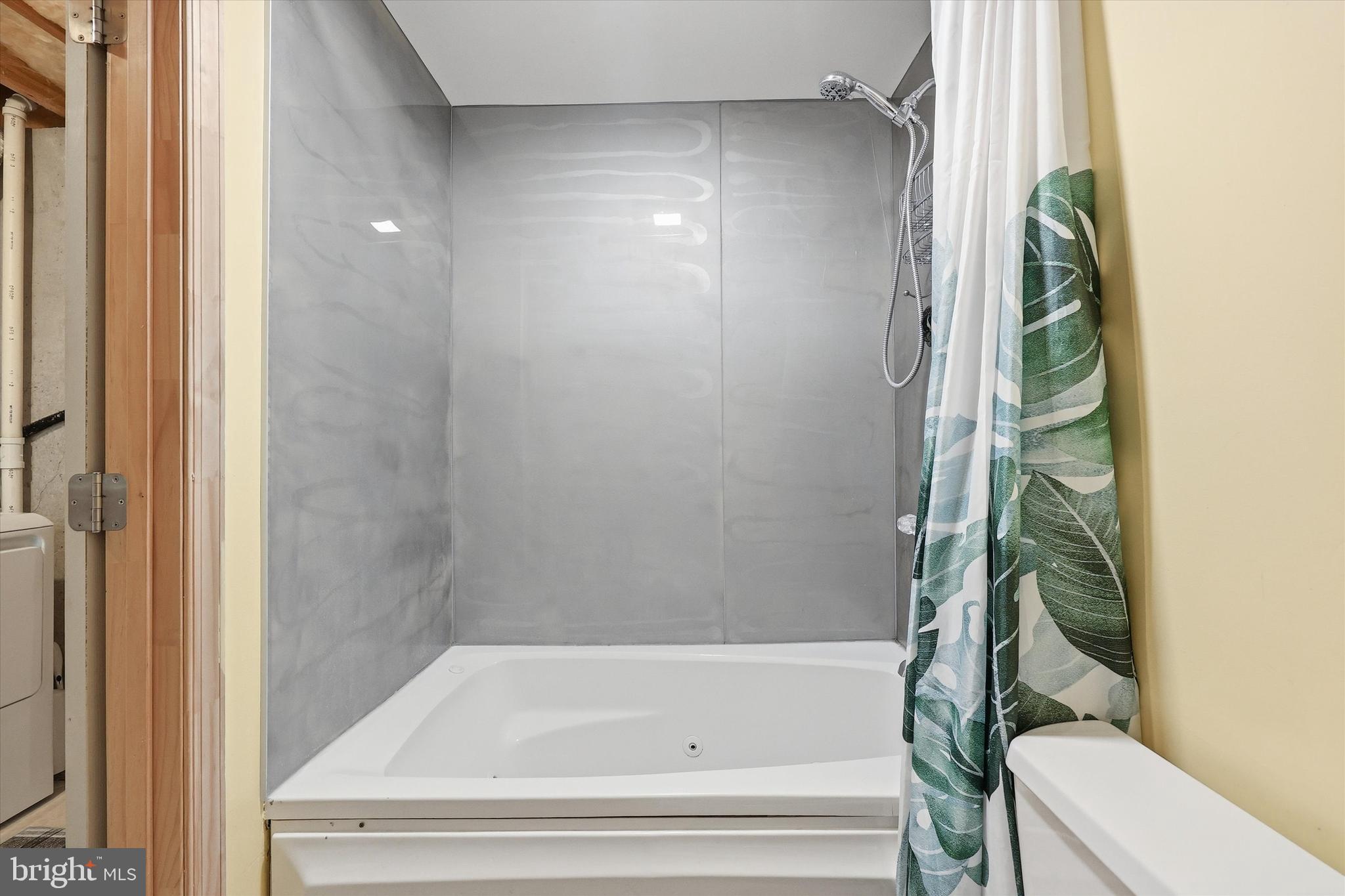 ATLEE RIDGE - Residential