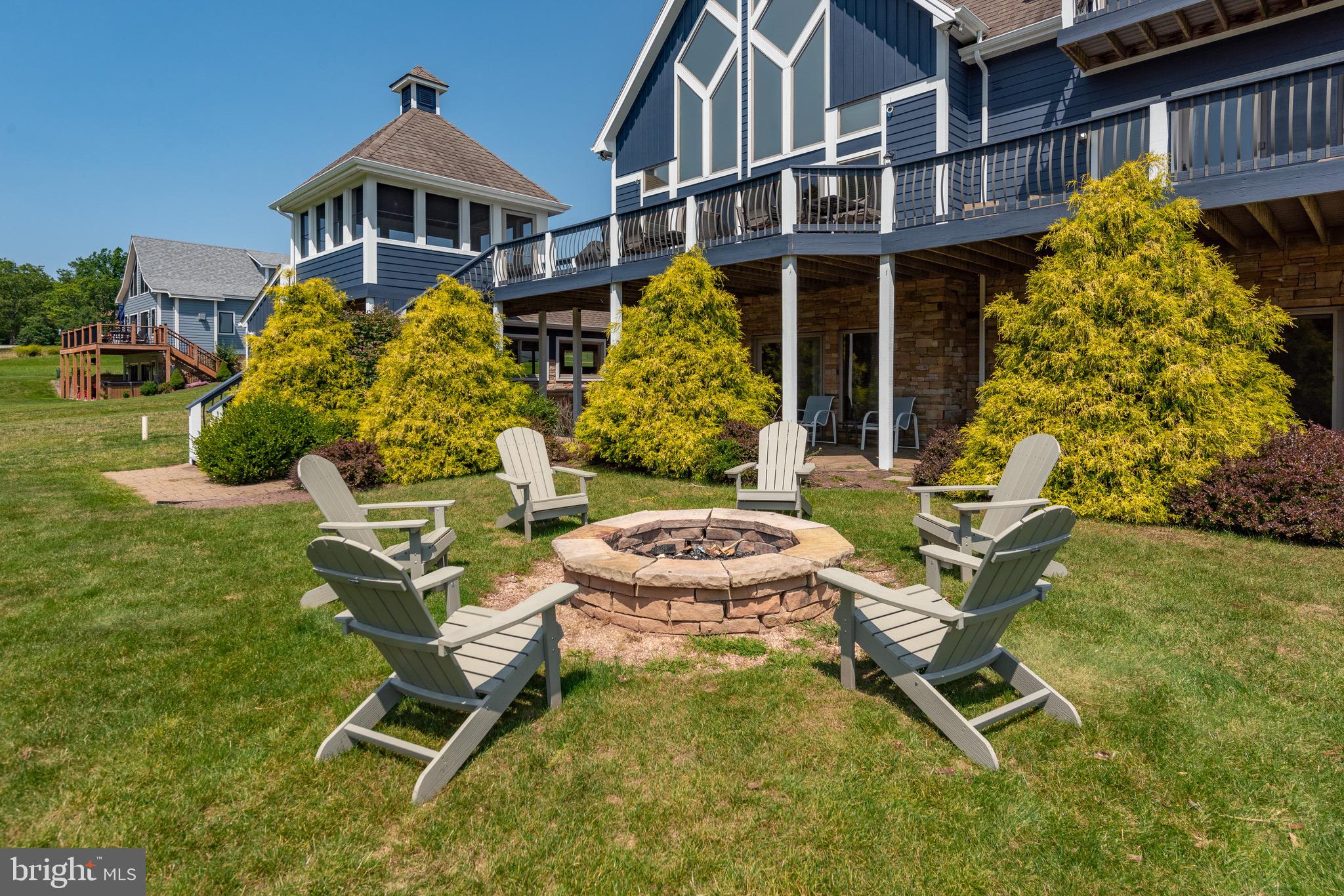 WATERFRONT GREENS - Residential