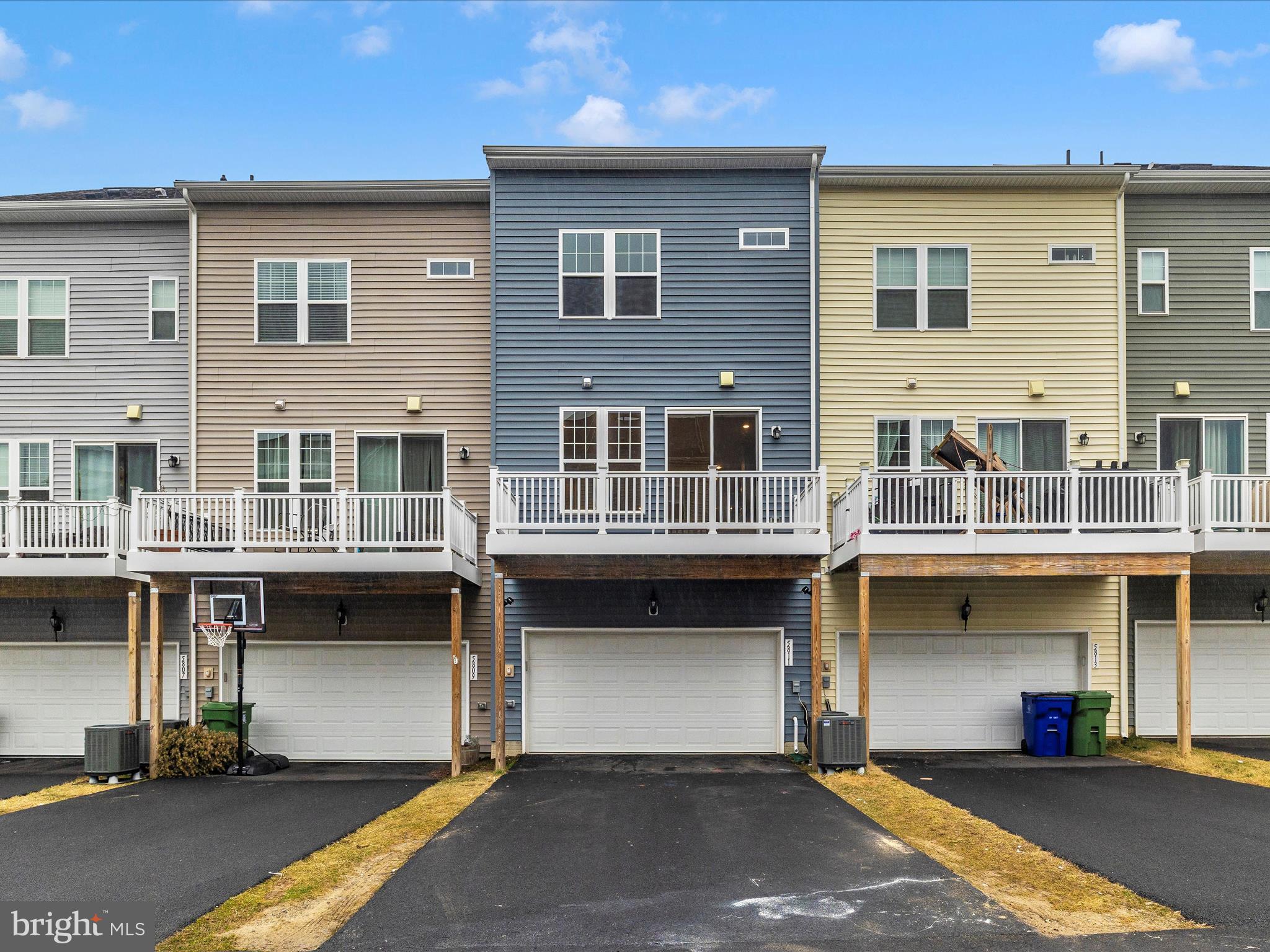 TALLYN RIDGE - Residential