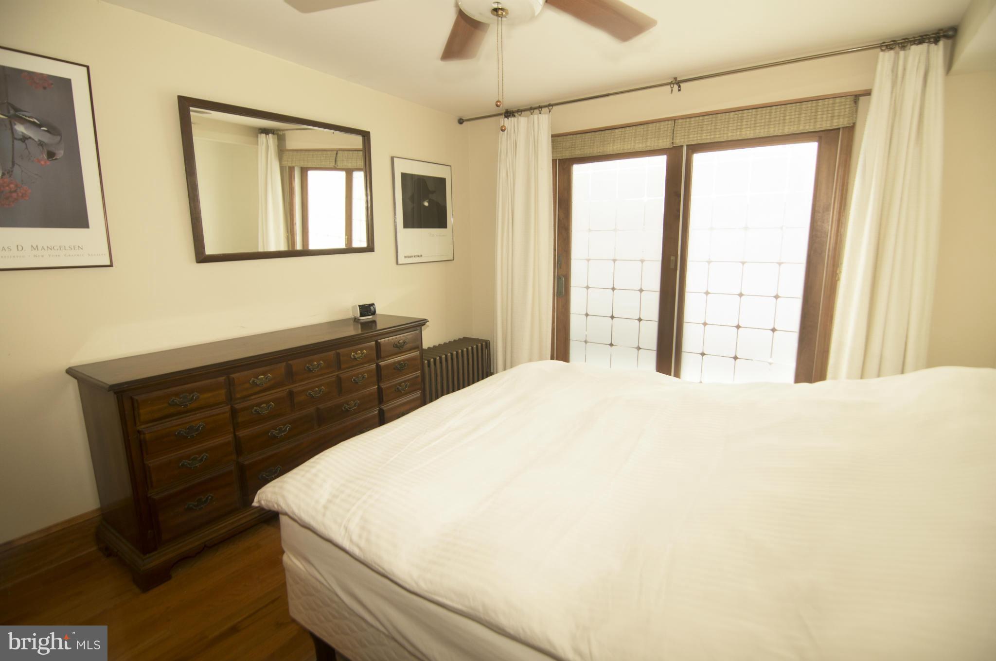 LOCUST POINT - Residential