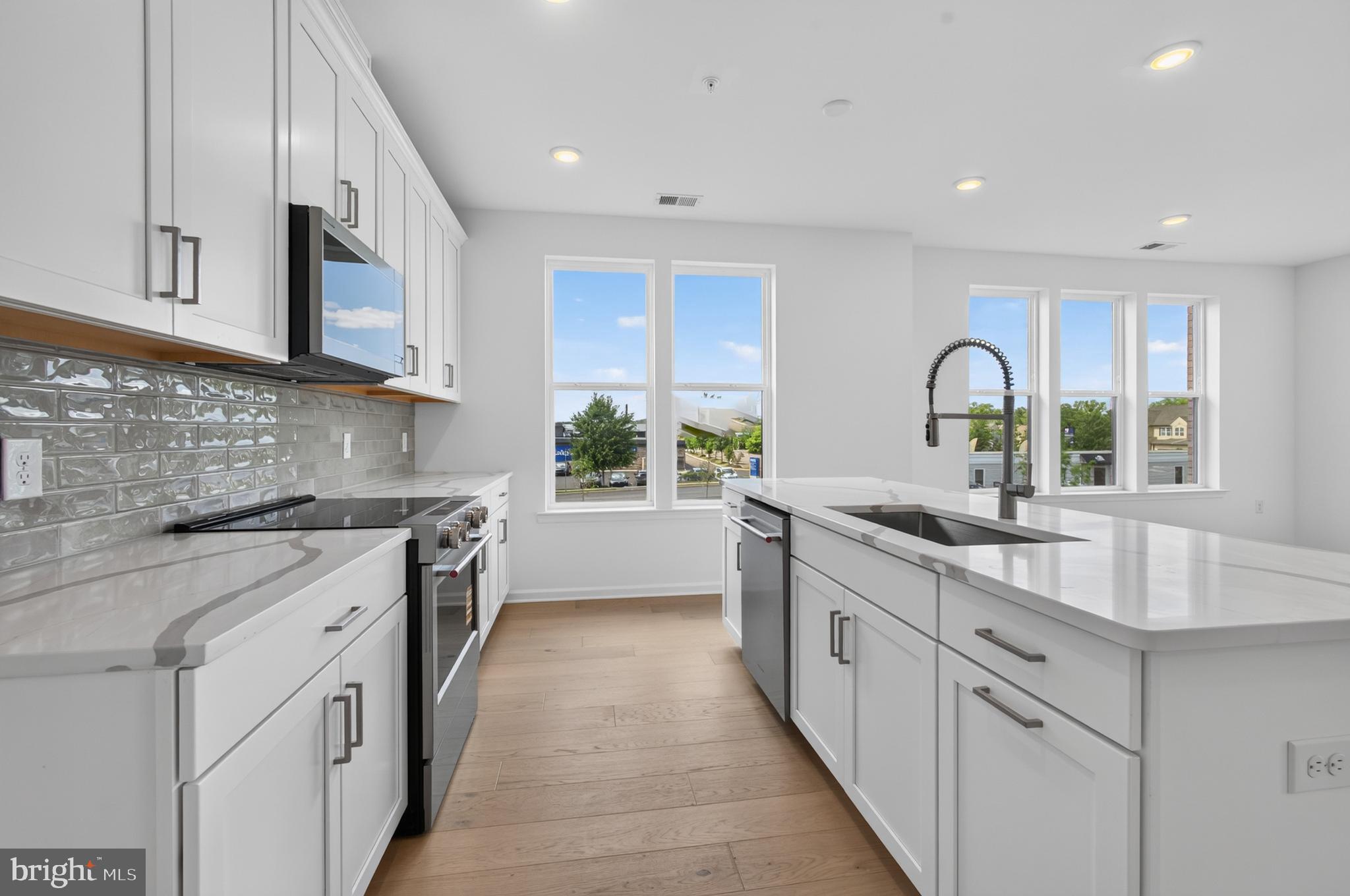 LINK AT COLMAR - Residential