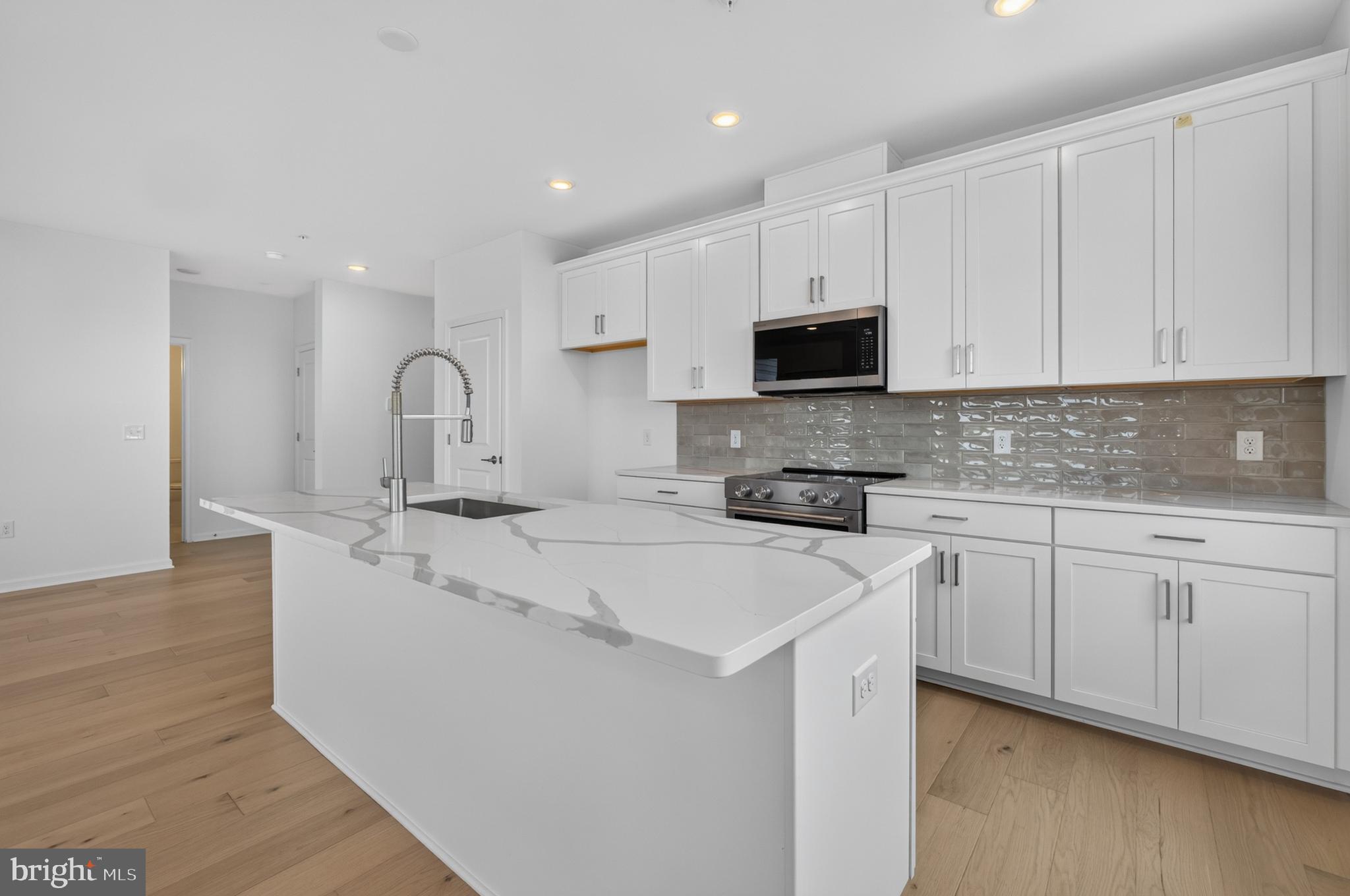 LINK AT COLMAR - Residential
