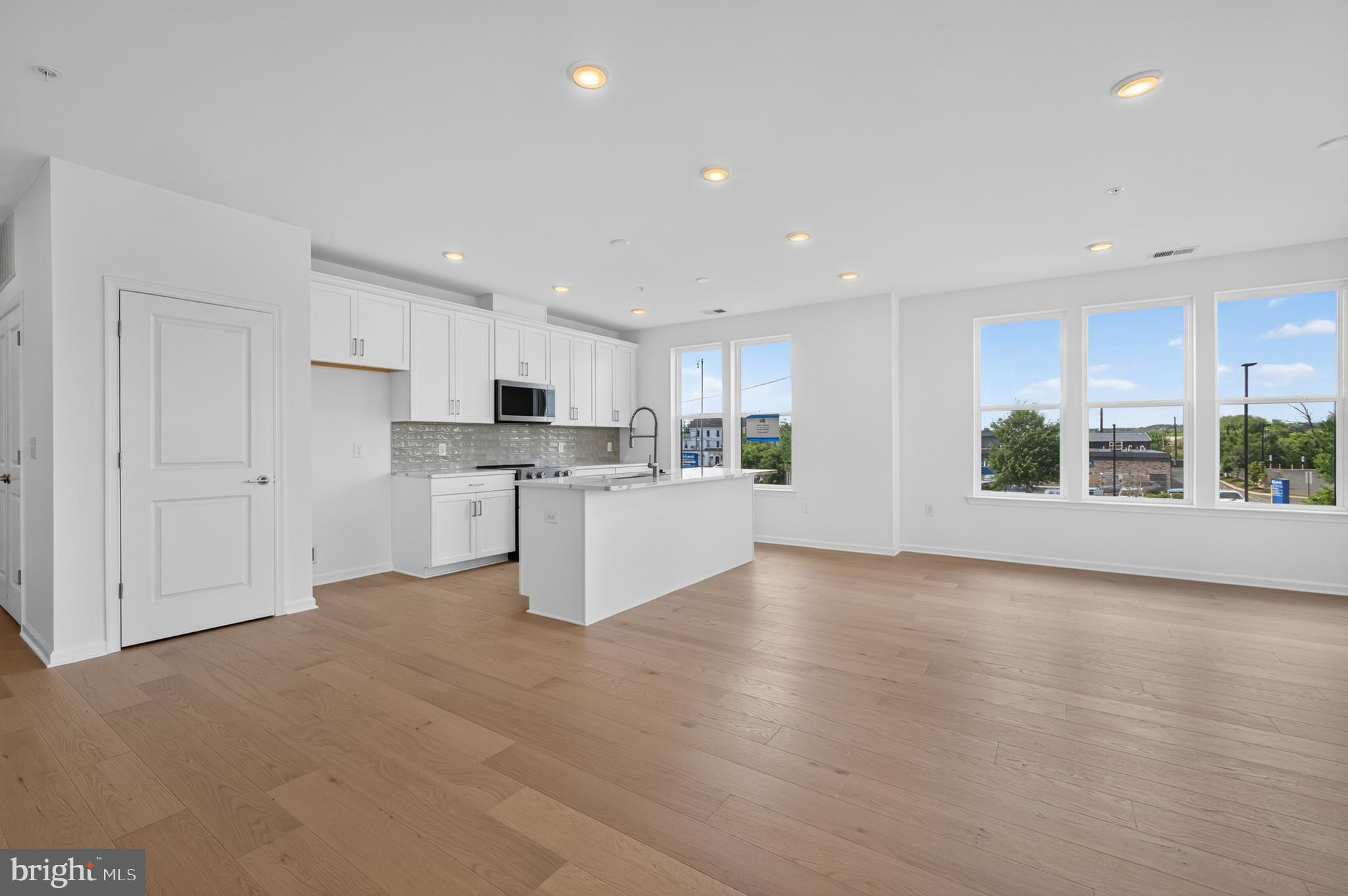 LINK AT COLMAR - Residential