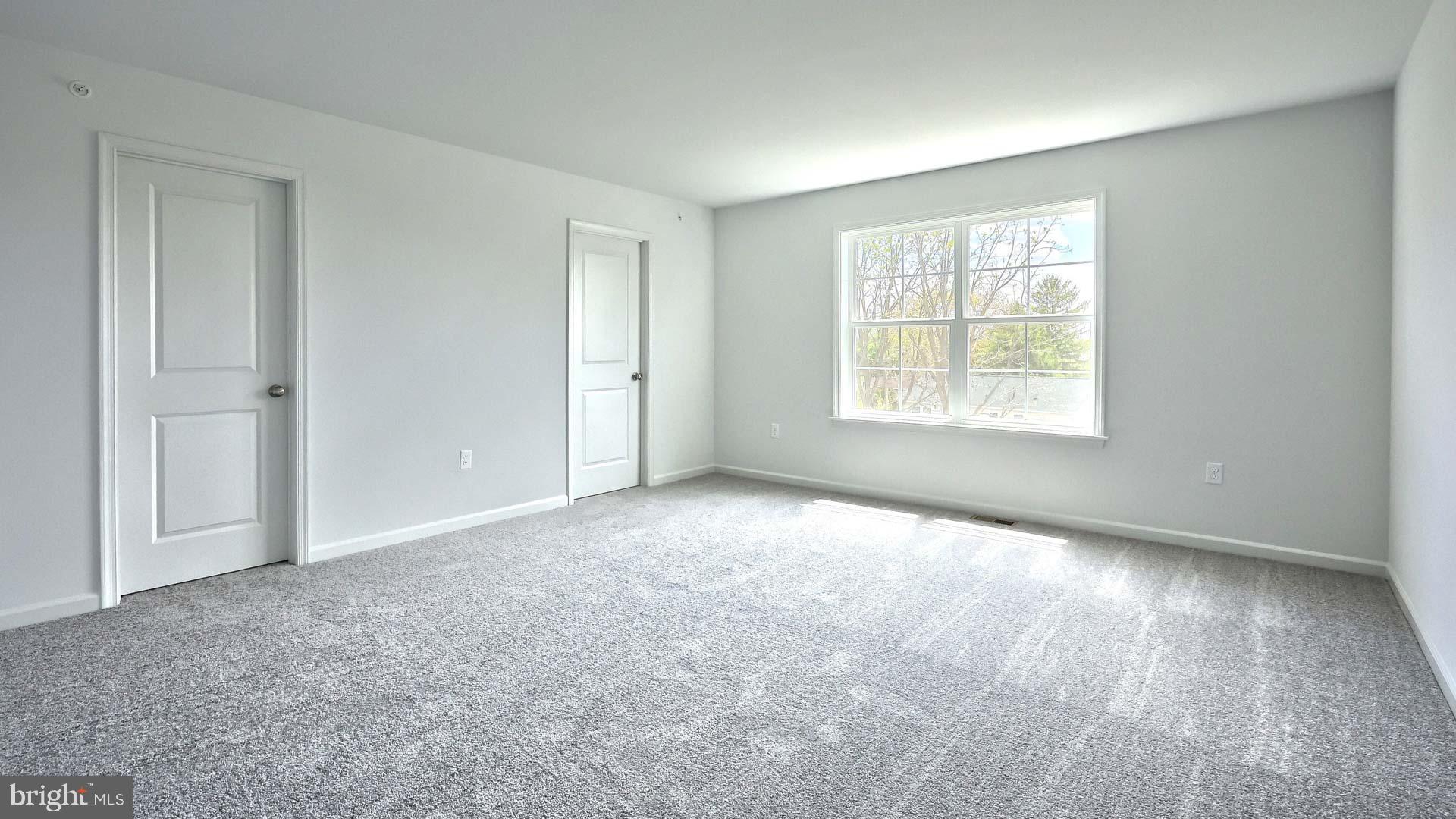 THE TOWNES AT BRIAR CREEK - Residential