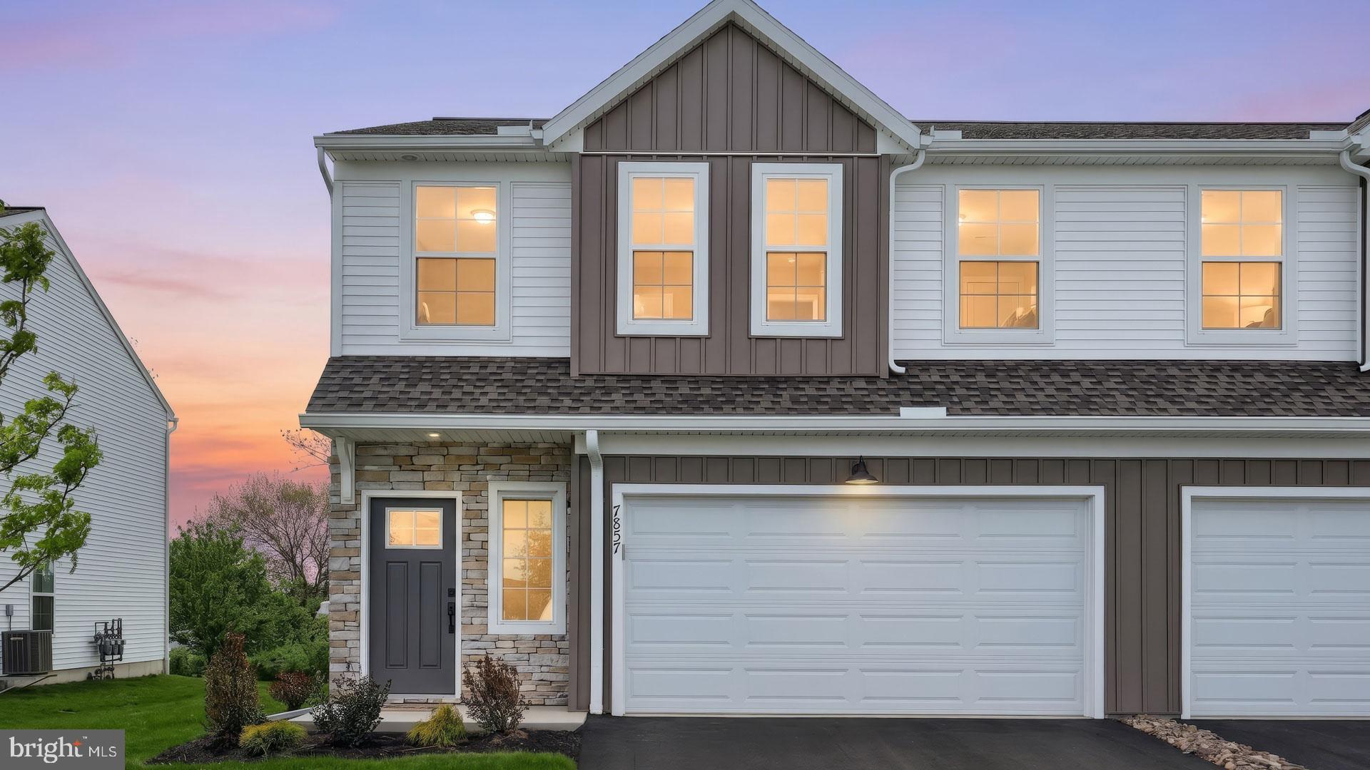 THE TOWNES AT BRIAR CREEK - Residential