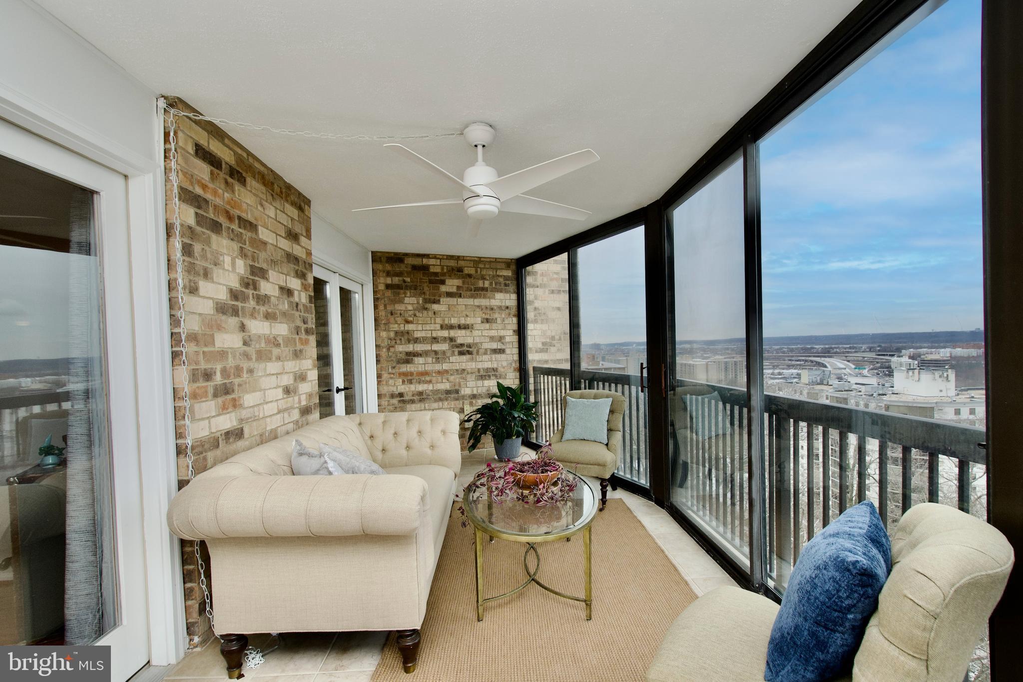 MONTEBELLO - Residential