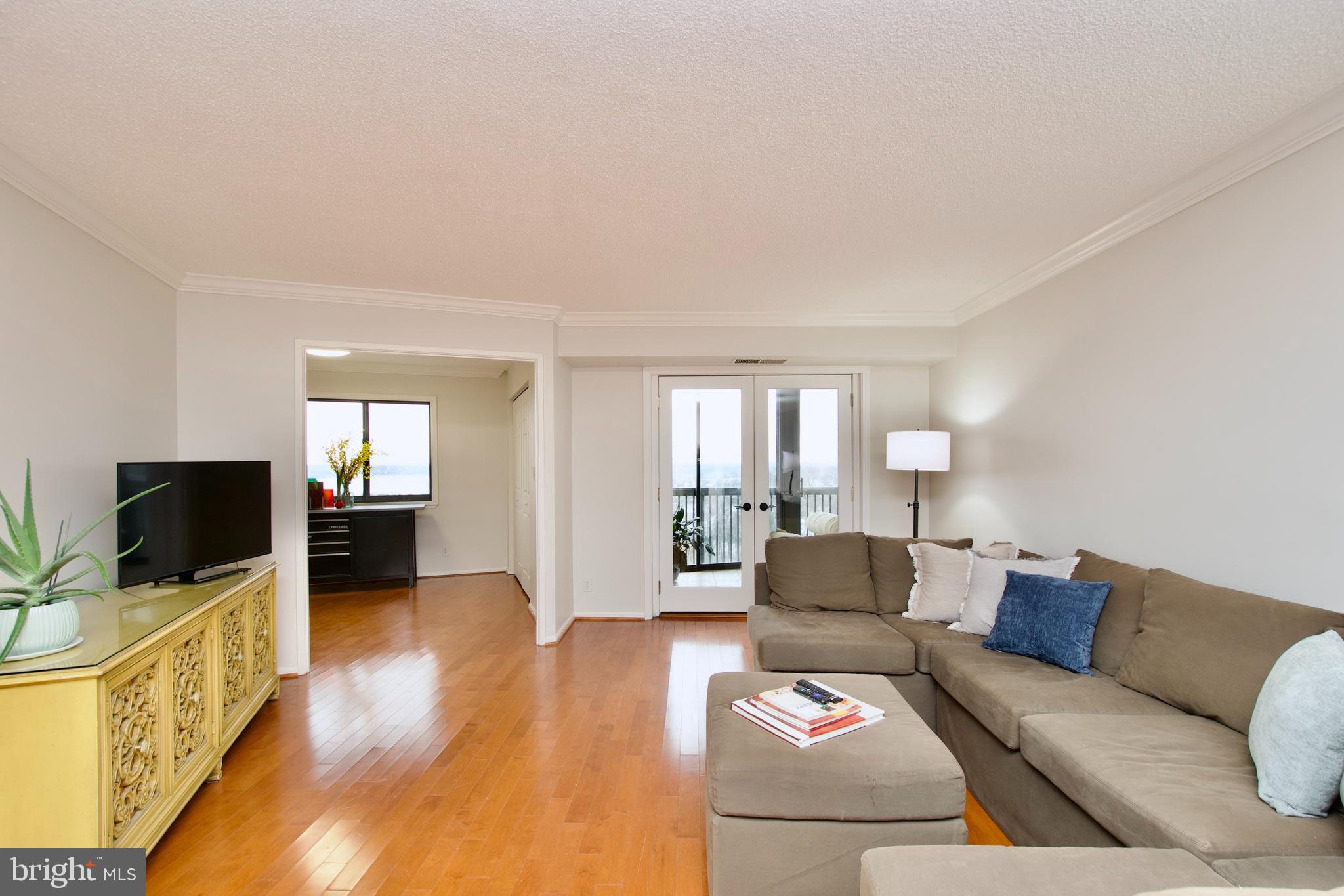 MONTEBELLO - Residential