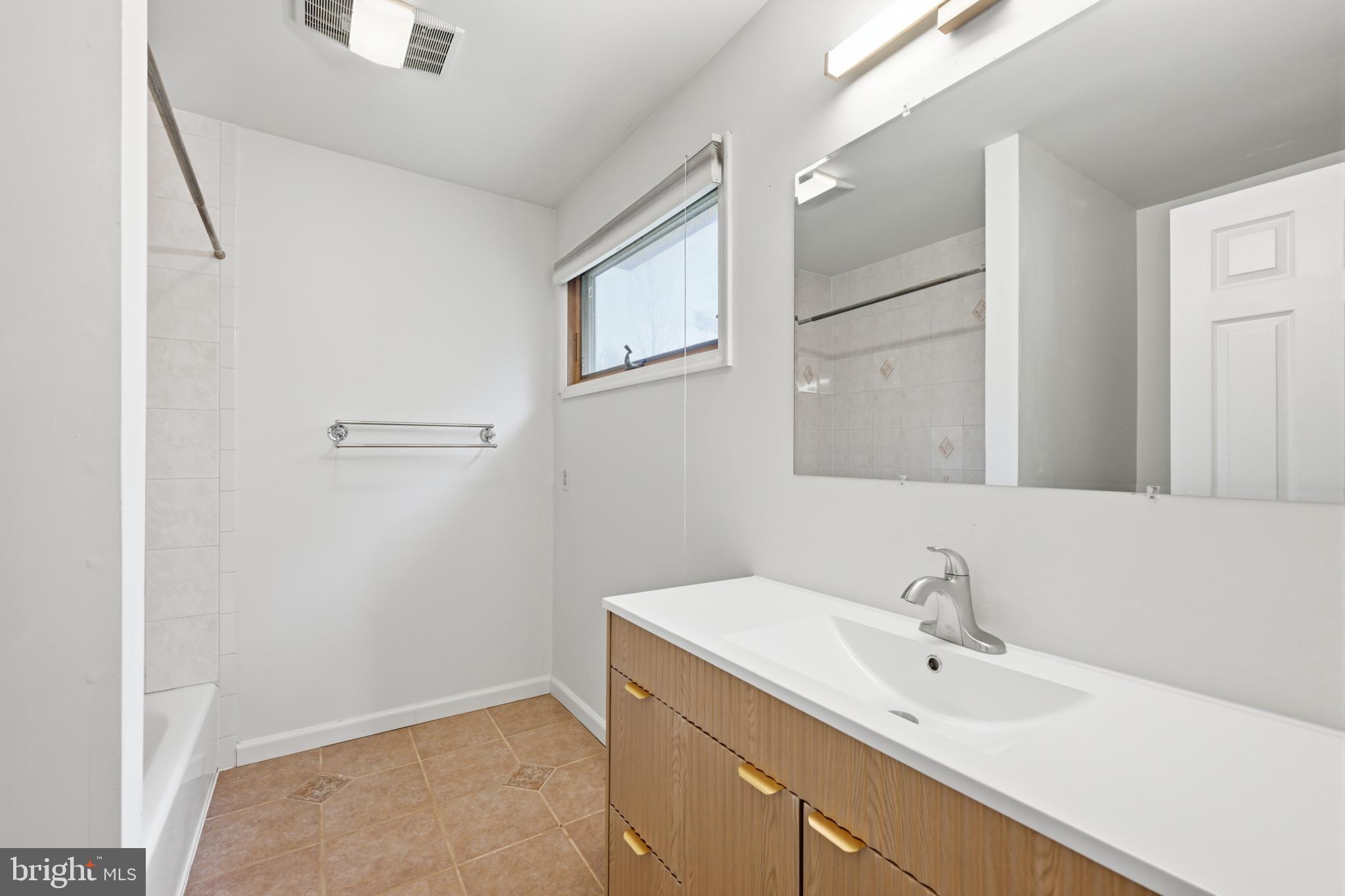 PENNSBURY HGTS - Residential