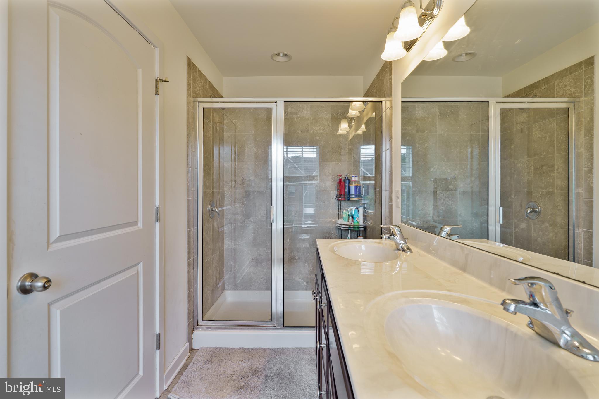 BROOKFIELD - Residential